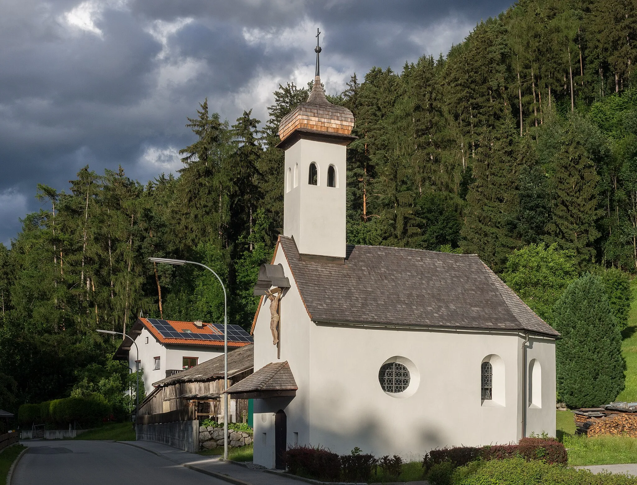 Photo showing: Die Egerdachkapelle zwischen Innsbruck-Amras und Ampass im Abendlicht

This media shows the protected monument with the number 39288 in Austria. (Commons, de, Wikidata)