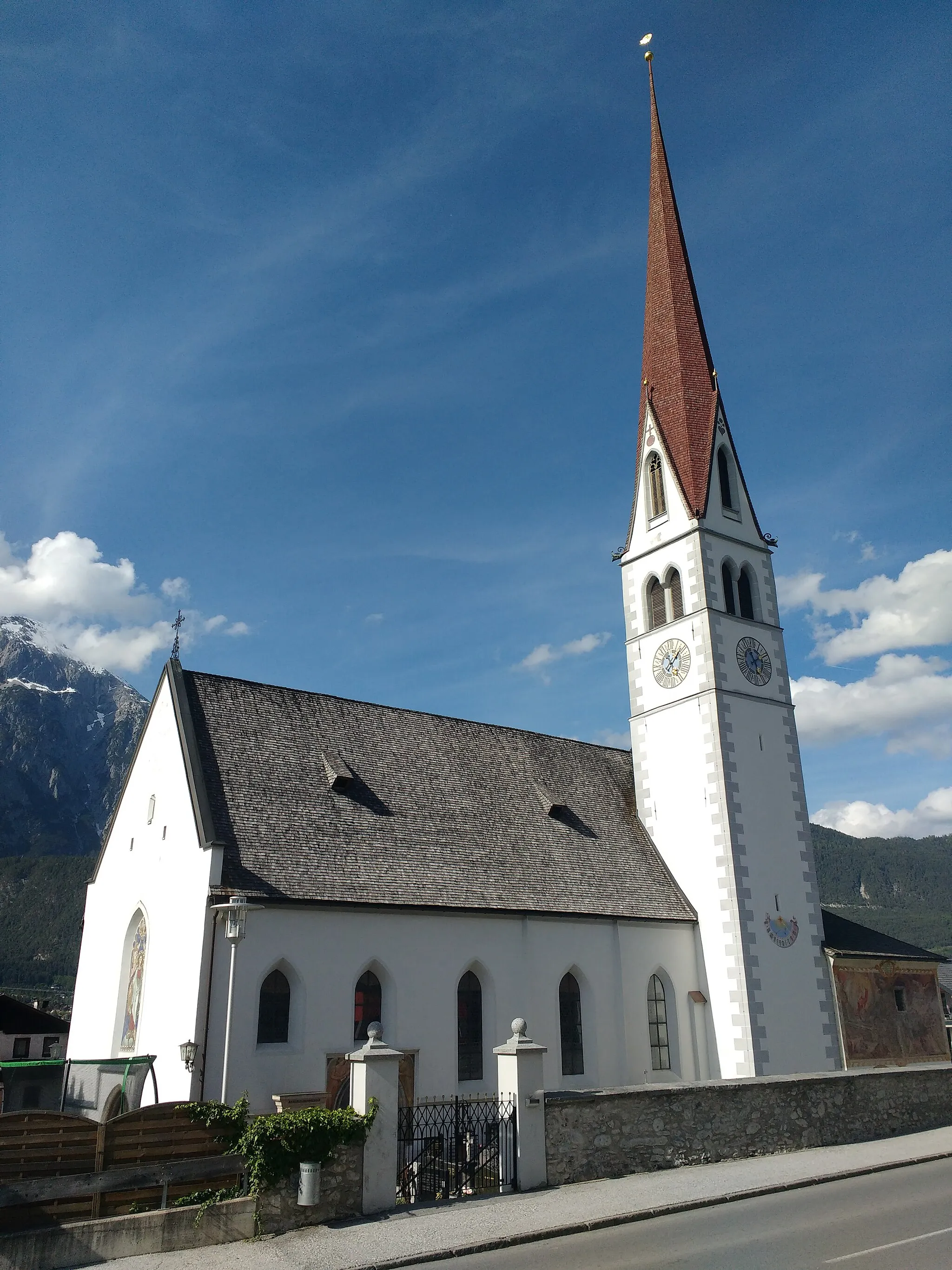 Photo showing: Kath. Pfarrkirche Mariä Himmelfahrt und Friedhof, Pfaffenhofen