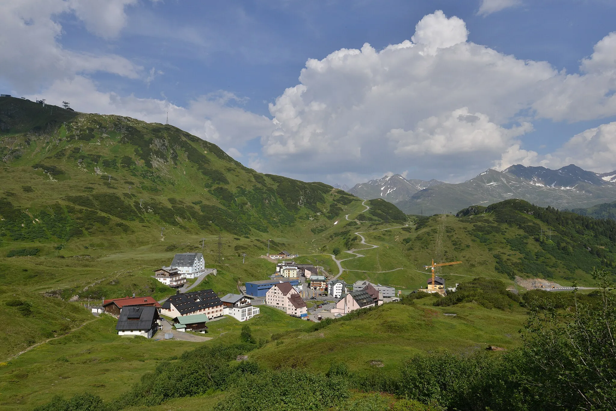 Photo showing: St. Christoph am Arlberg im Sommer 2015.