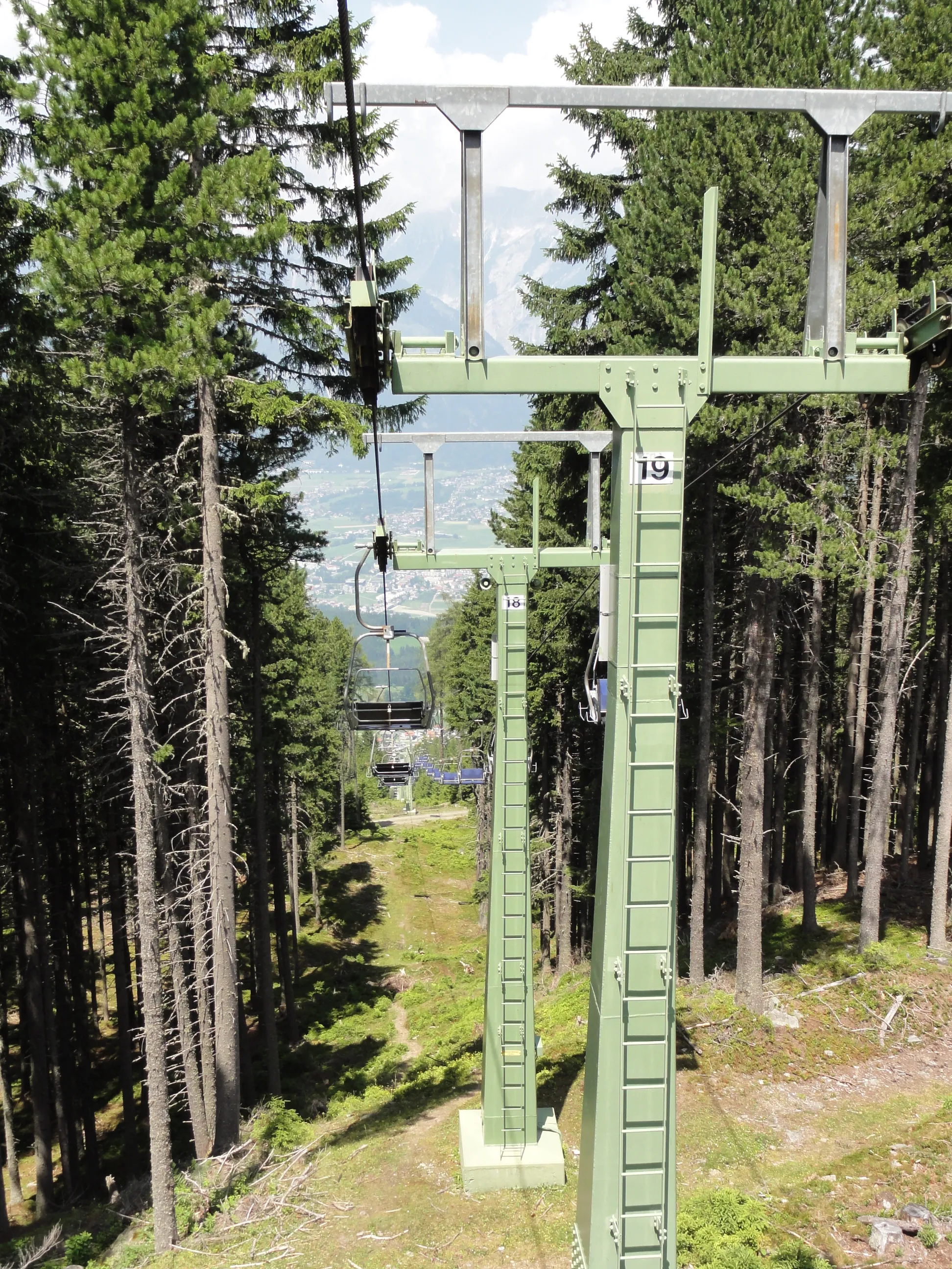 Photo showing: Glungezerbahn II