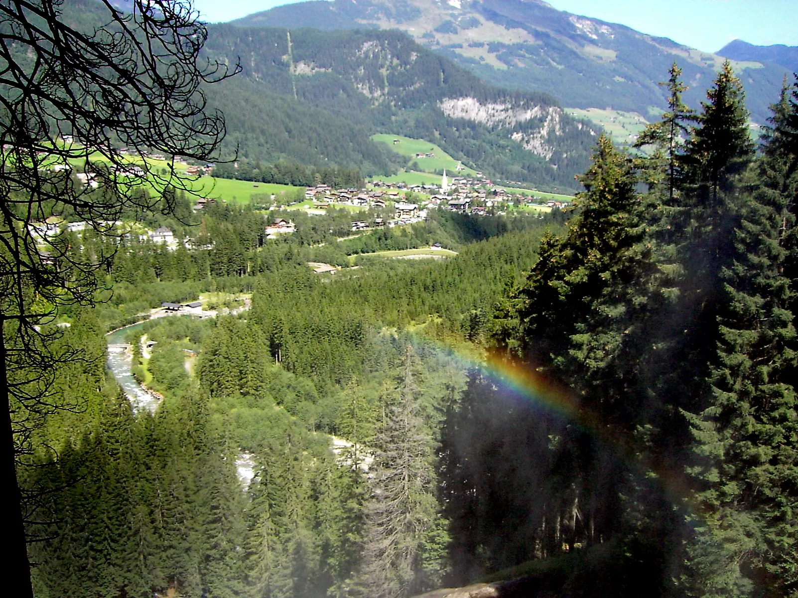 Photo showing: Face View of Krimml from cascades "Krimml Wasserfälle", Salzburger Land - Austria