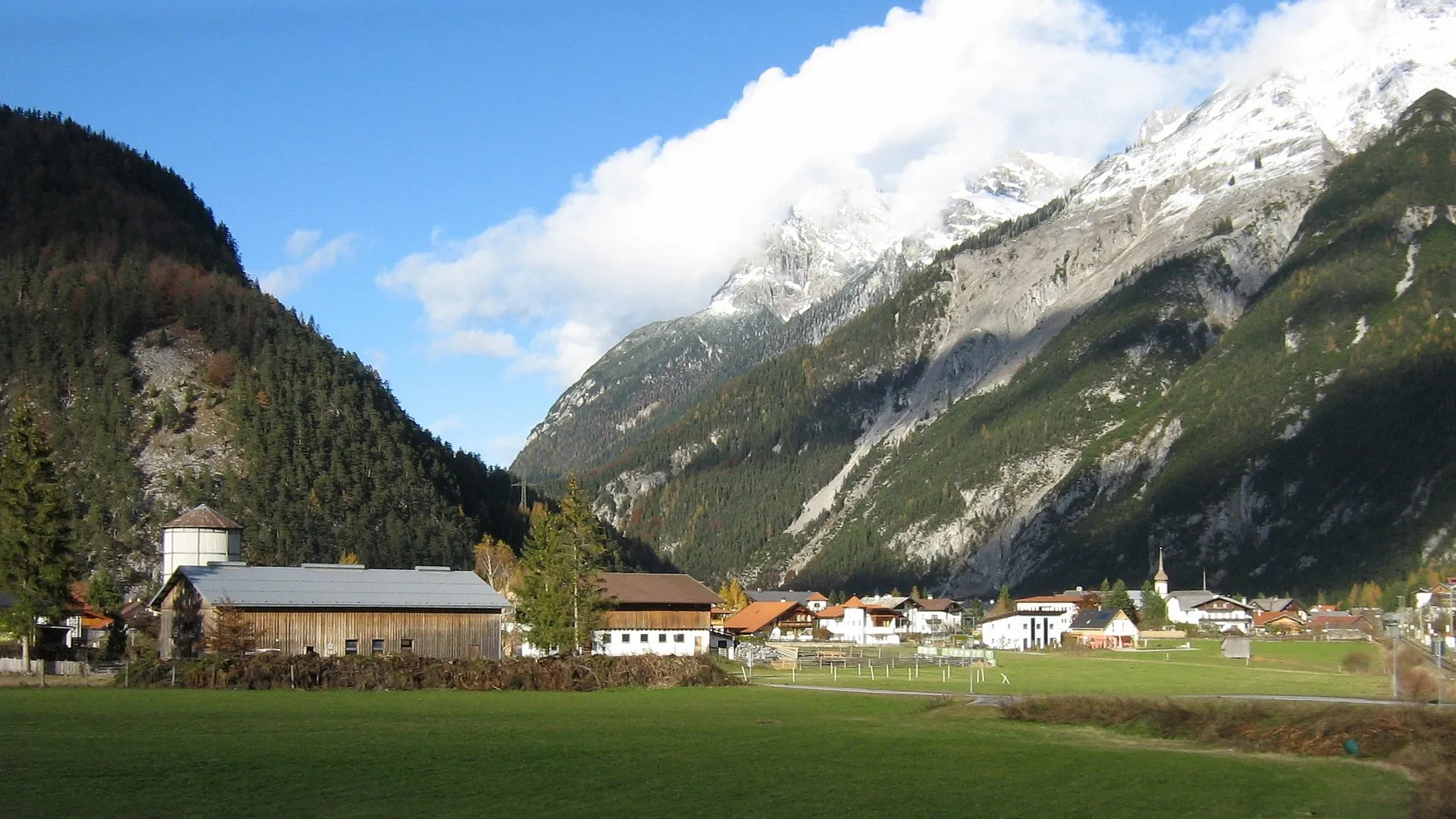 Photo showing: Scharnitz Pass with Scharnitz