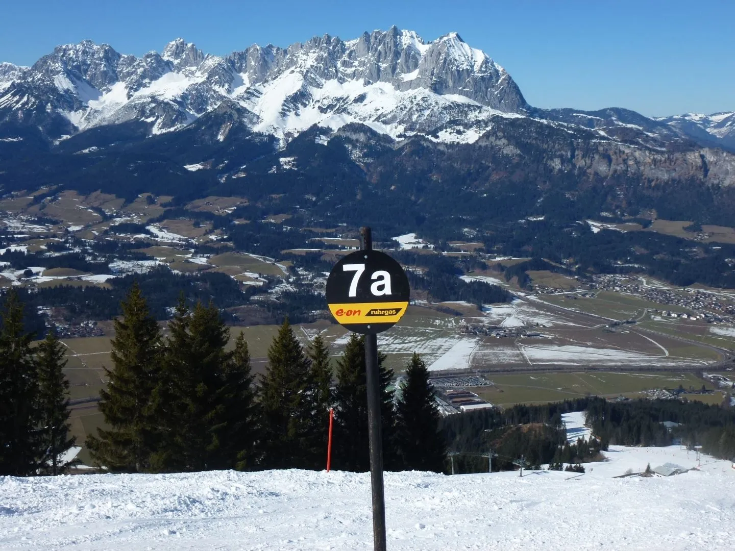 Photo showing: Schwarze Skipiste am Kitzbüheler Horn, Blick zum Wilden Kaiser