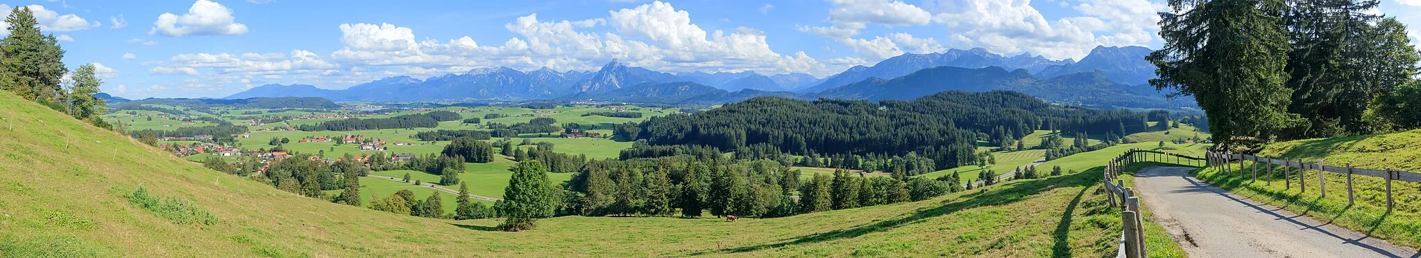 Photo showing: View from the Schlossbergalm, Eisenberg, Bavaria, Germany.