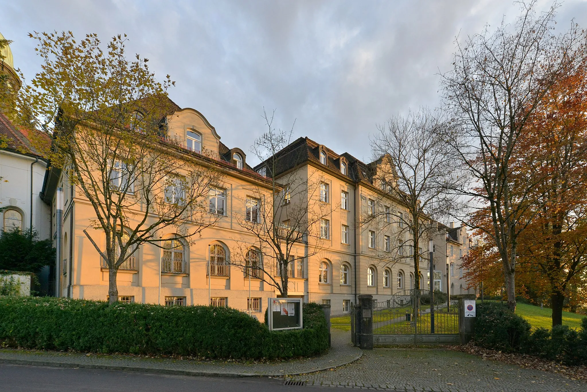 Photo showing: Panorama aus 7 Bilder Vorarlberger Landesbibliothek in Bregenz