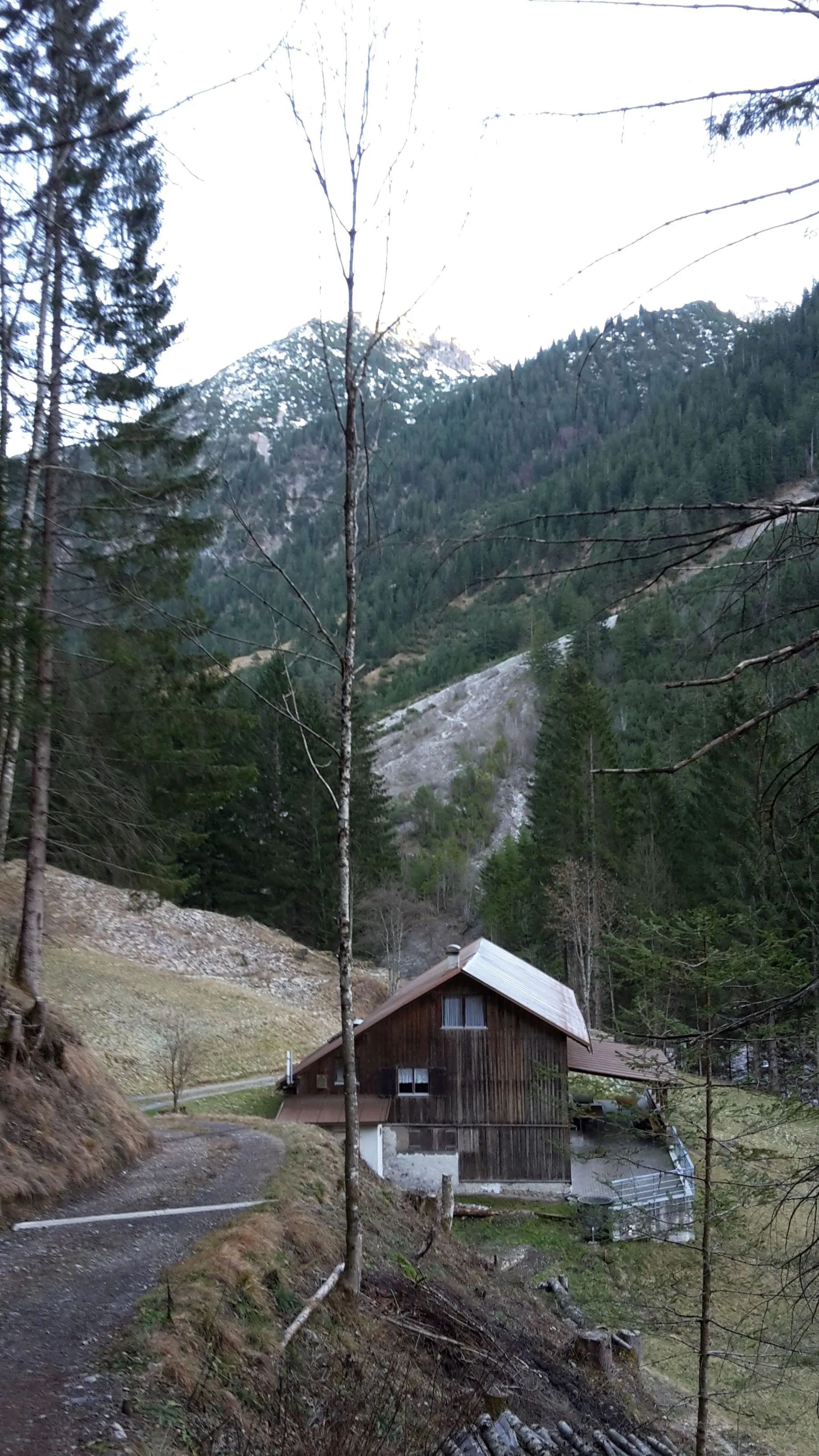 Photo showing: Stachelhof (also Stahlhof or Unterhof) in Marul (village Raggal), House no.: Marul 19 in the plot Baedli about 70 m above the Marulbach.