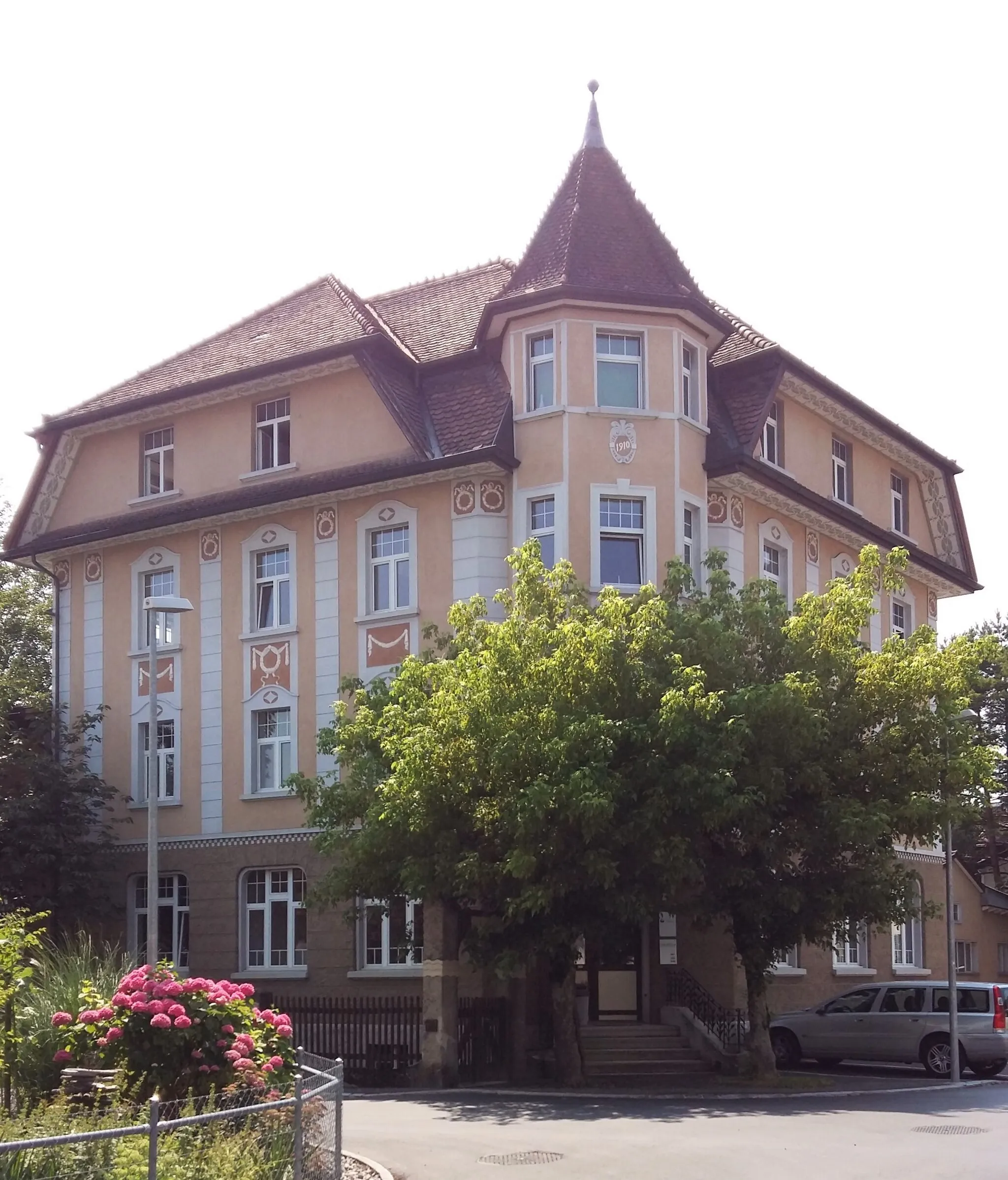 Photo showing: Erbaut von Johann Labonté, gilt dieses Fabrikgebäude in Au als erstes Hochhaus im Rheintal.