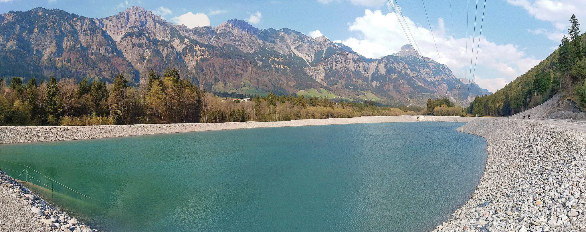 Photo showing: Panorama des zum Alfenzkraftwerk gehörenden Seitenspeichers in Radin im äußeren Klostertal, Vorarlberg.