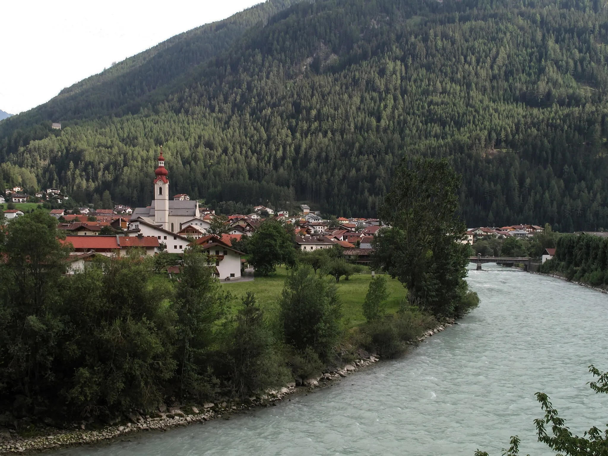 Photo showing: Pfunds, view to the village