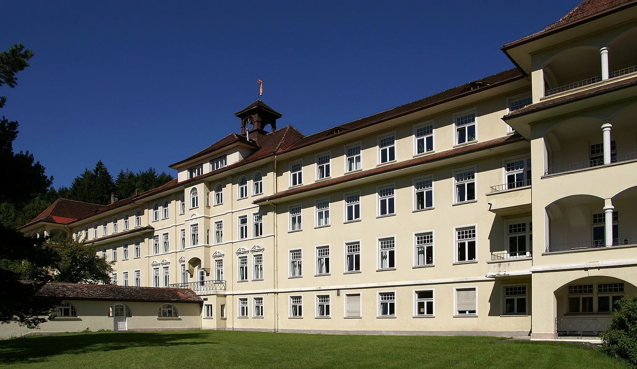 Photo showing: ehemals Pulmologie (Lungenheilkunde) Fachabteilung des LKH - Feldkirch, in Bludesch,Auftraggeber: Land Vorarlberg, Architekt: Willibald Braun Baujahr 1917/21