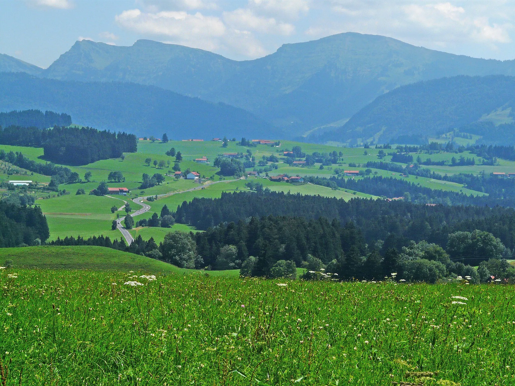 Photo showing: Dt. Alpenstraße B 308 bei Oberreute