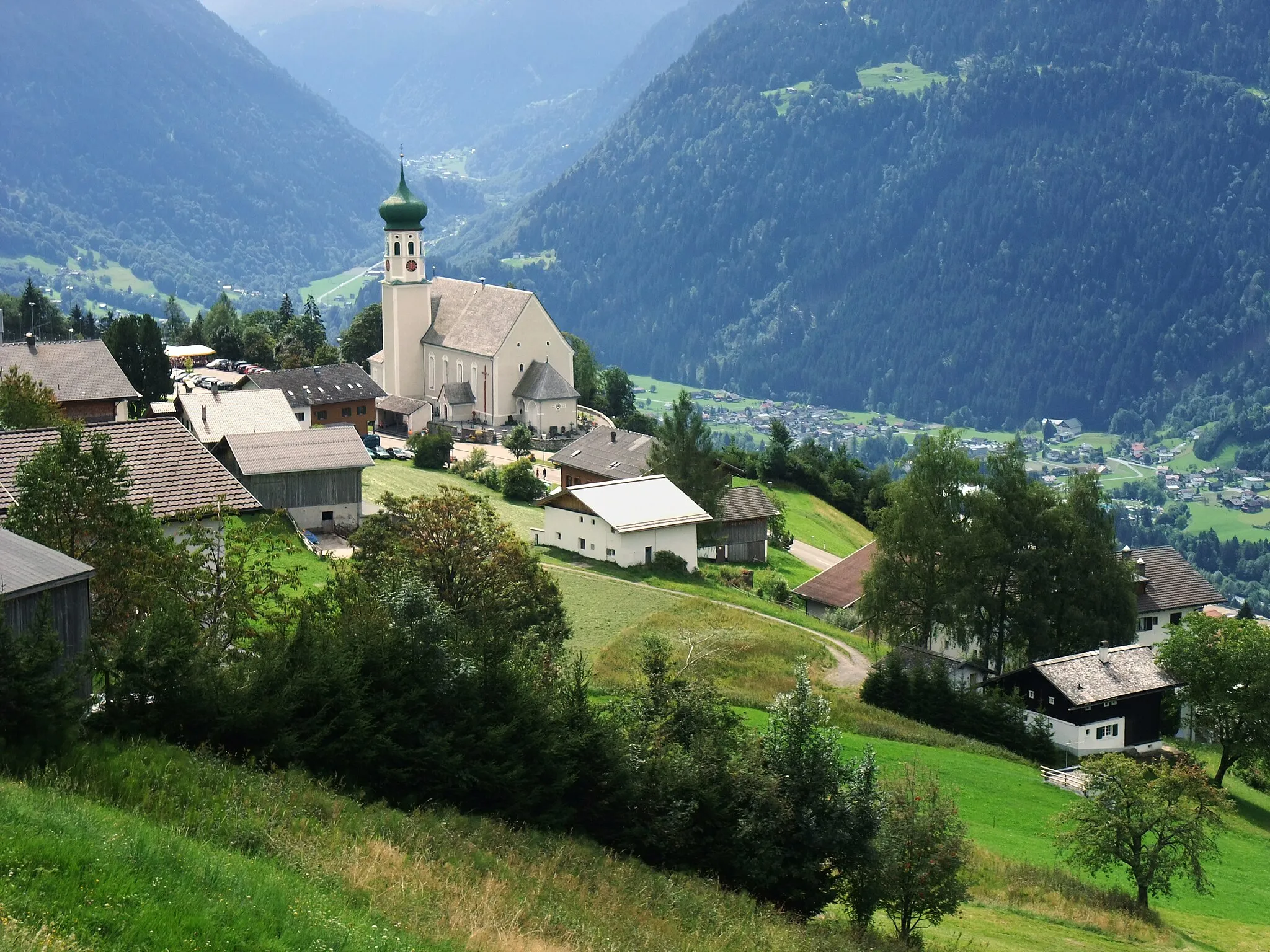 Photo showing: Montafon is a 39 km long valley situated in the westernmost federal state Vorarlberg of Austria. Church of the community Batholomäberg.