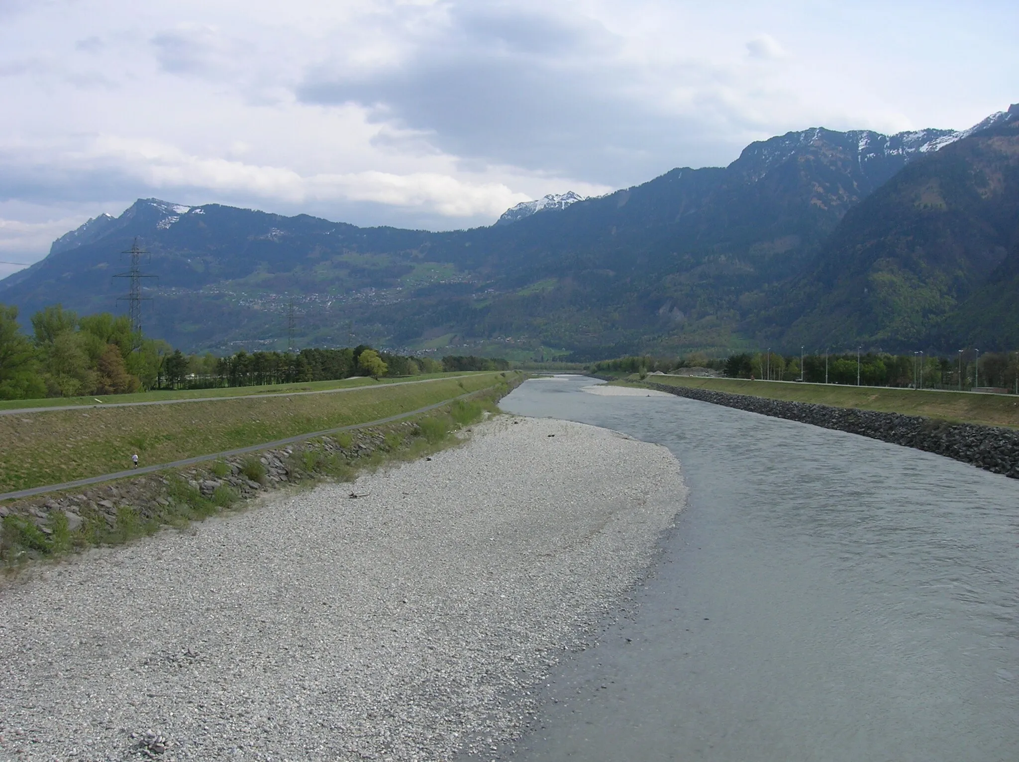 Photo showing: The Rhine at Balzers - Trübbach (Switzerland - Liechtenstein)