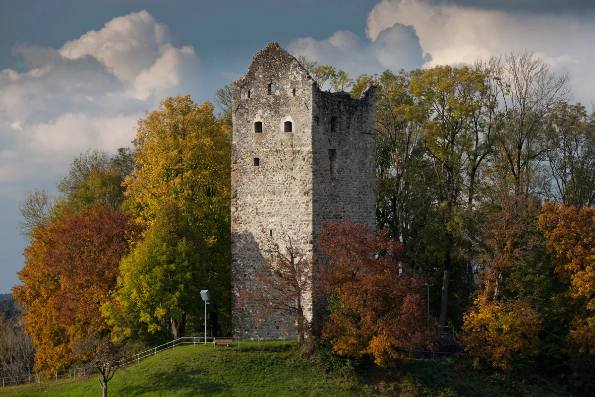 Photo showing: Historischer Bergfried der Neuravensburg, 88239 Wangen