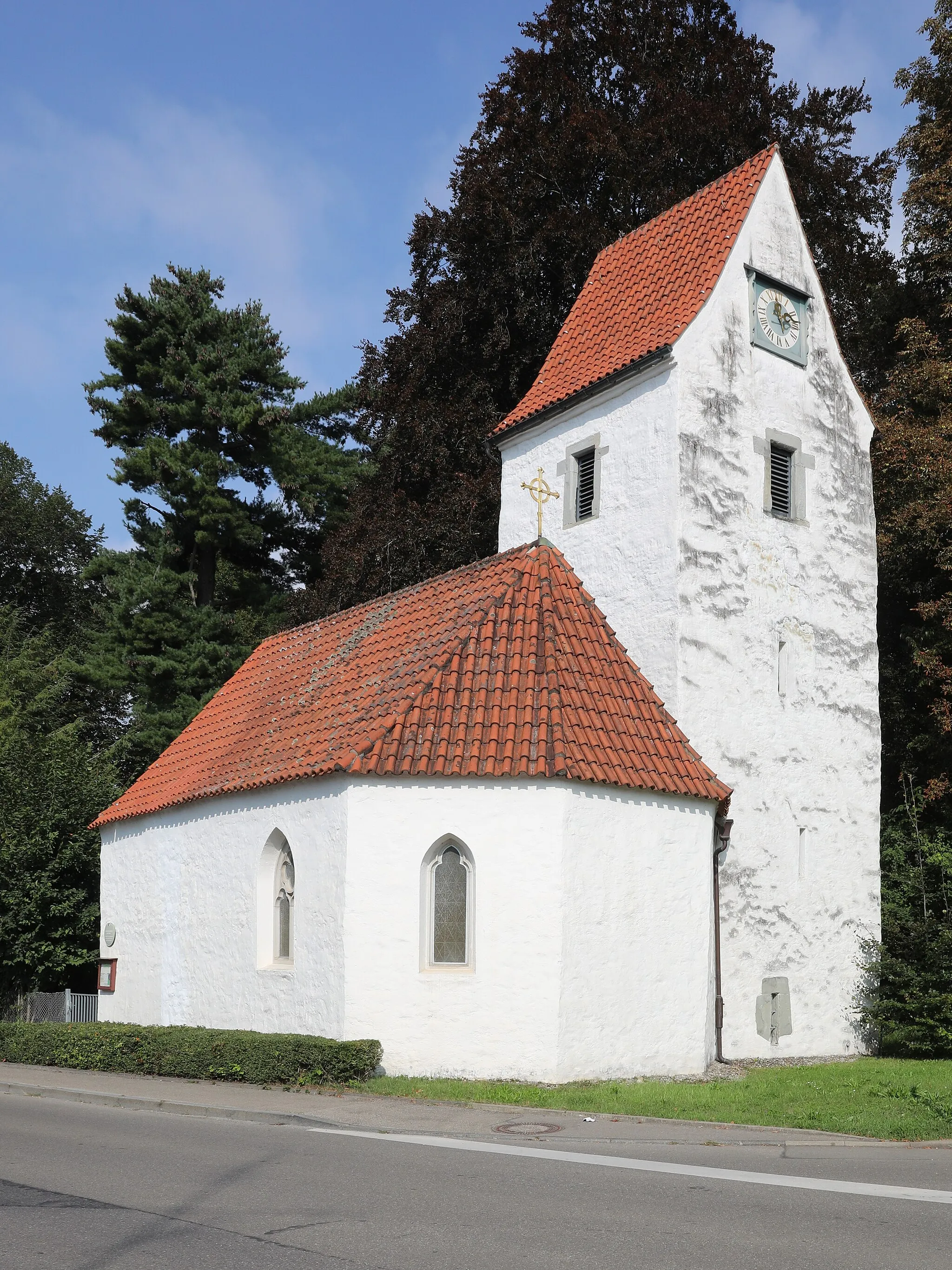 Photo showing: Evang.-Luth. Kapelle St. Wolfgang in Reutin, im Kern 9. Jahrhundert