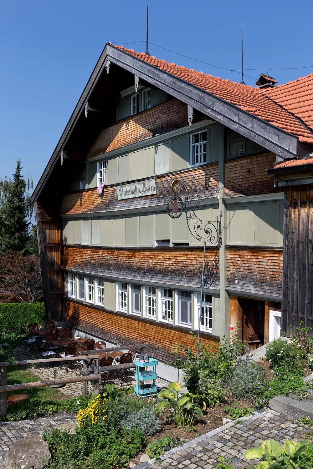 Photo showing: Wirtshaus zum Bären, Urwaldhaus genannt, im Robach 25 in Rehetobel (AR)