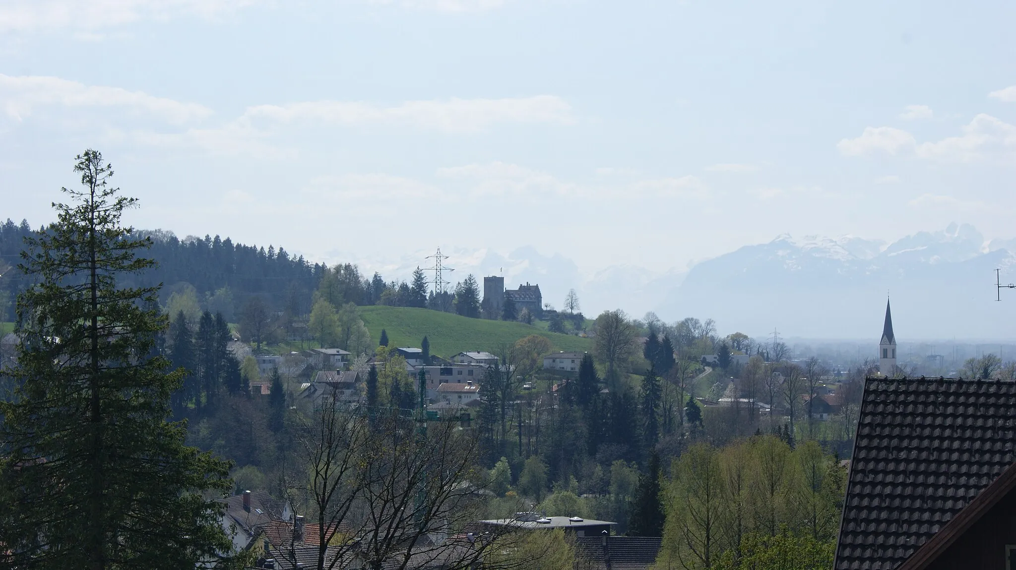 Photo showing: Castle Wolfurt in Wolfurt, Vorarlberg, Austria. View from Kennelbach to Wolfurt.