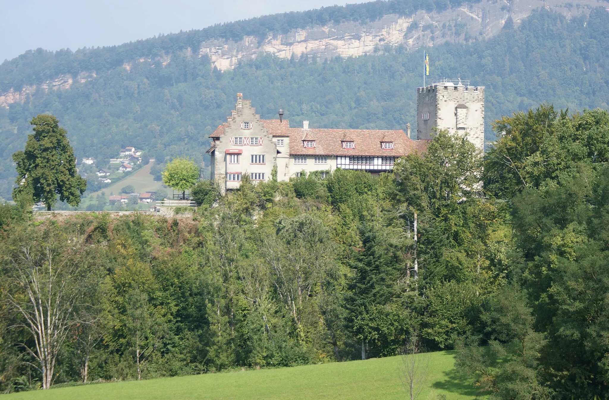 Photo showing: Wolfurt Castle in Wolfurt, Vorarlberg, Austria.