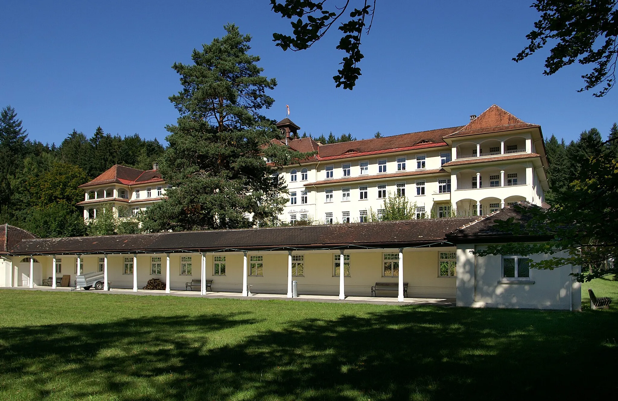 Photo showing: ehemals Pulmologie (Lungenheilkunde) Fachabteilung des LKH - Feldkirch, in Bludesch,Auftraggeber: Land Vorarlberg, Architekt: Willibald Braun Baujahr 1917/21