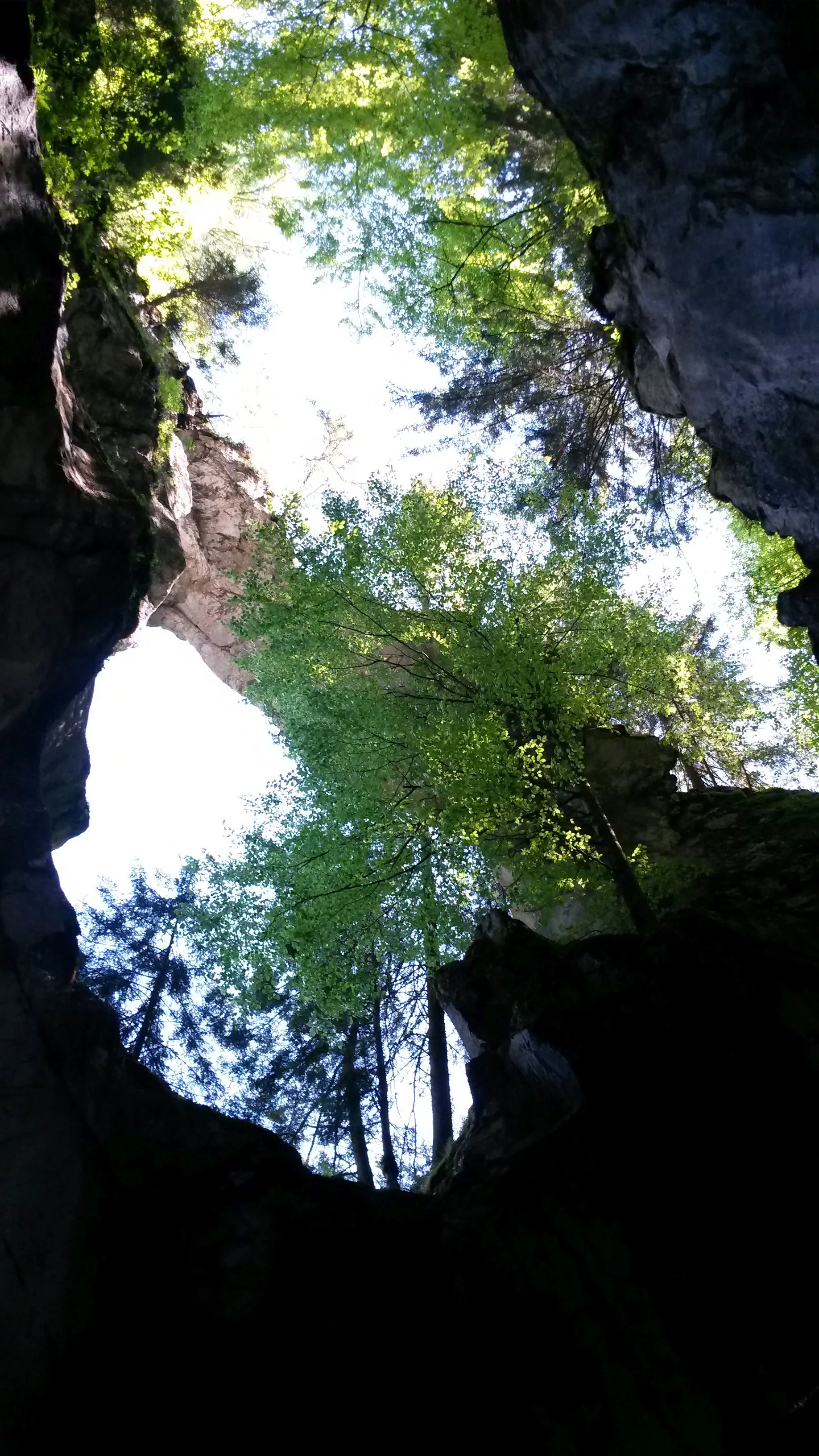 Photo showing: Kirchle bei Dornbirn, der Felsbogen über dem Kirchle