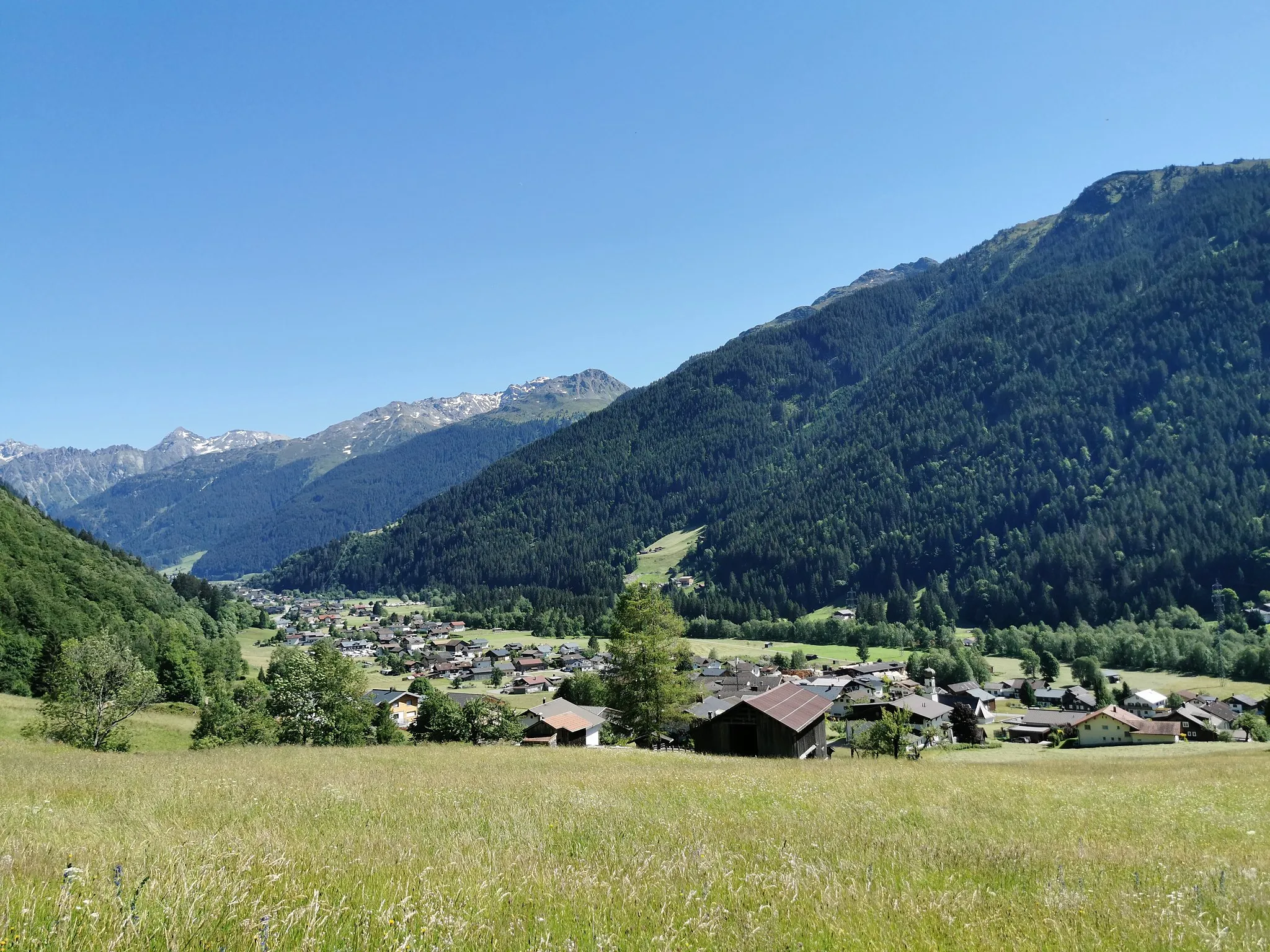 Photo showing: Ortsansicht Gortipohl vom Wasserfall