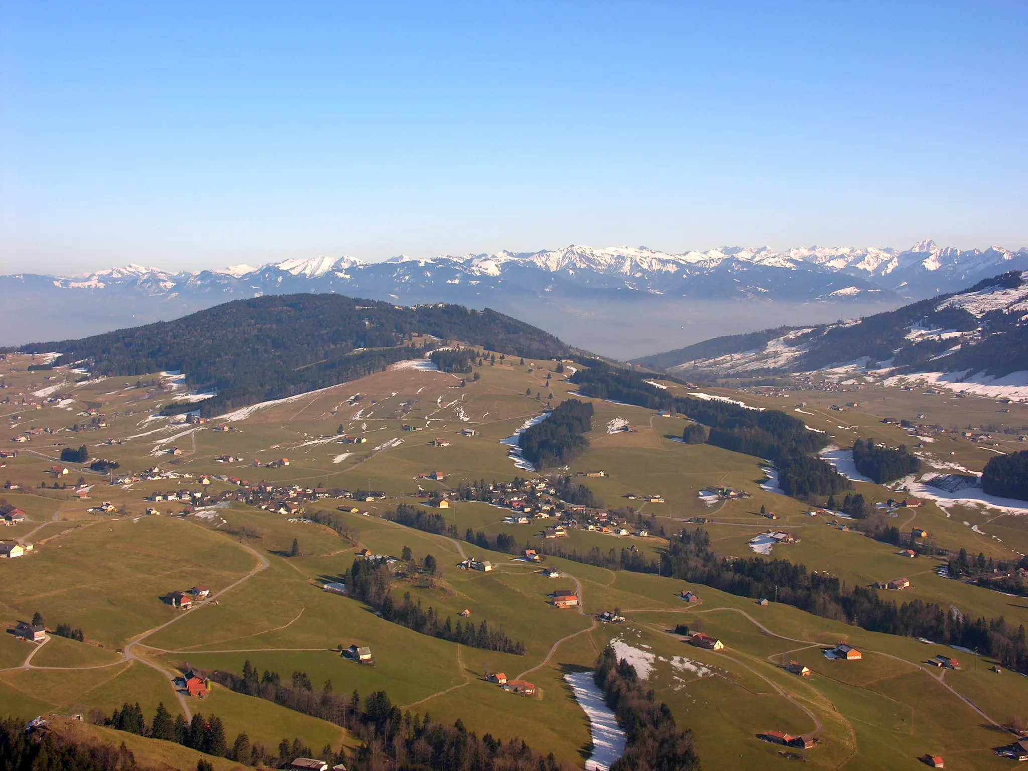 Photo showing: Aerial View with Appenzell Meistersrüte towards the Southeast and the Austrian Western Alps
