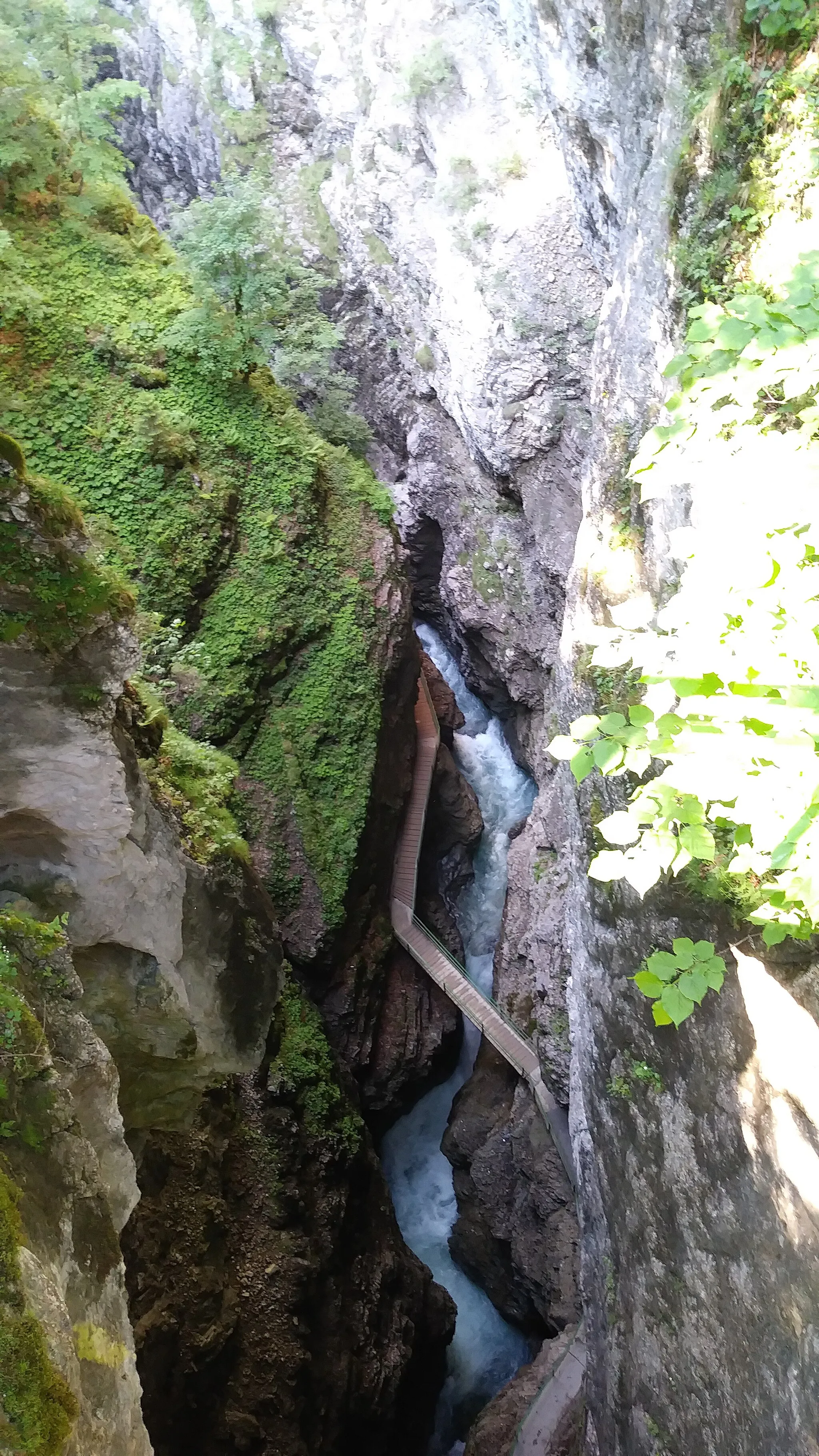 Photo showing: Blick vom Zwingsteg in die Klamm