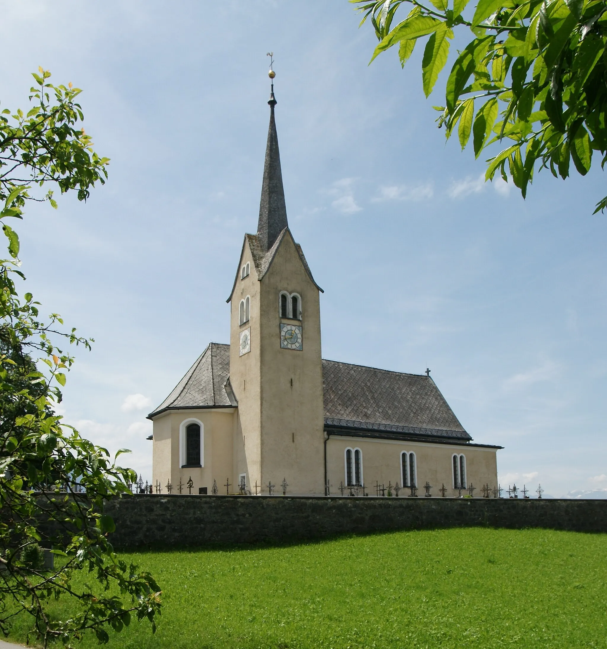 Photo showing: Pfarrkirche "Hl. Batholomäus" in Übersaxen.