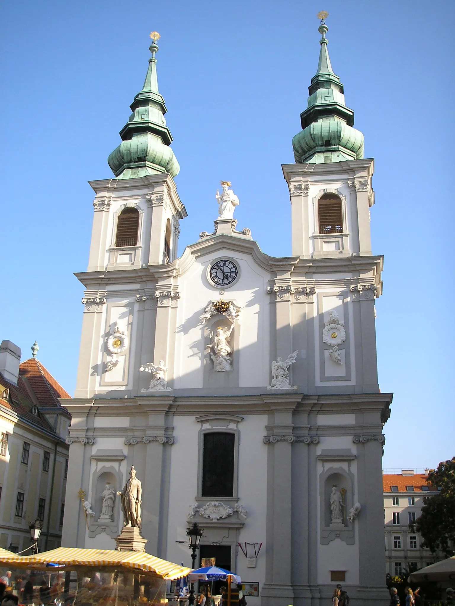 Photo showing: Image of the Mariahilfer Kirche (Church of Mariahilf) in Vienna.

This media shows the protected monument with the number 9558 in Austria. (Commons, de, Wikidata)