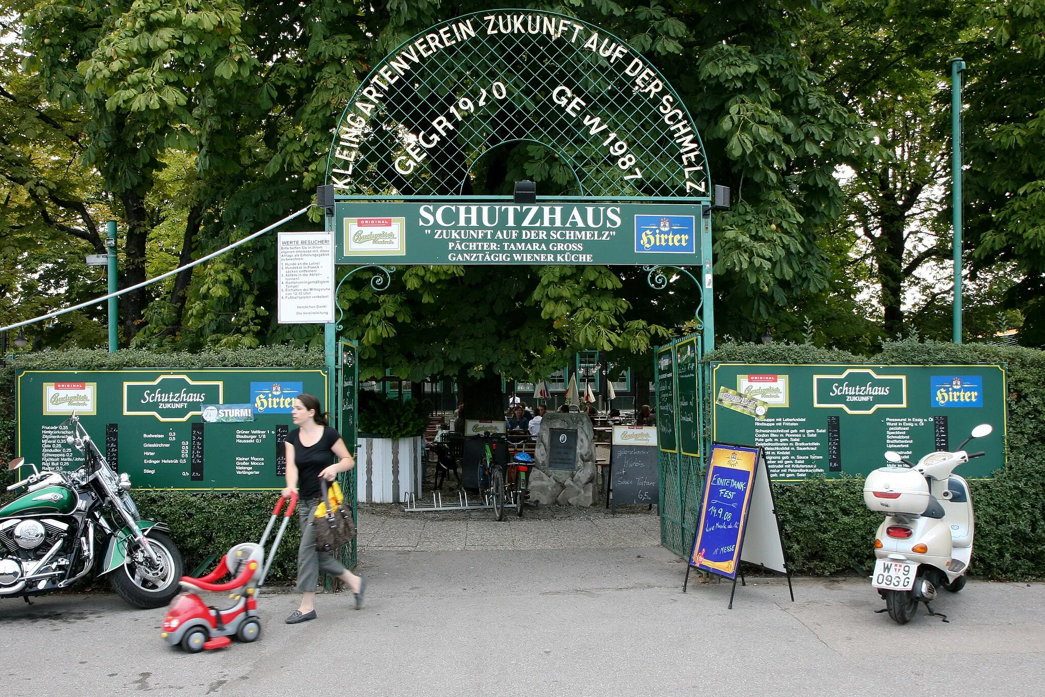Photo showing: Schutzhaus zur Zukunft auf der Schmelz.