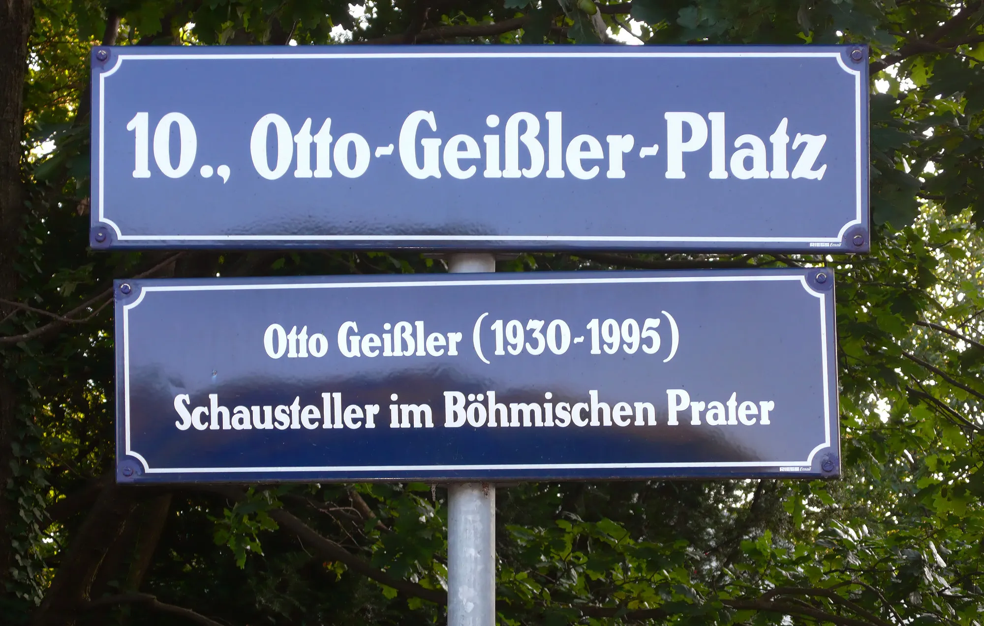 Photo showing: Otto Geißler Platz in Vienna, 10. district