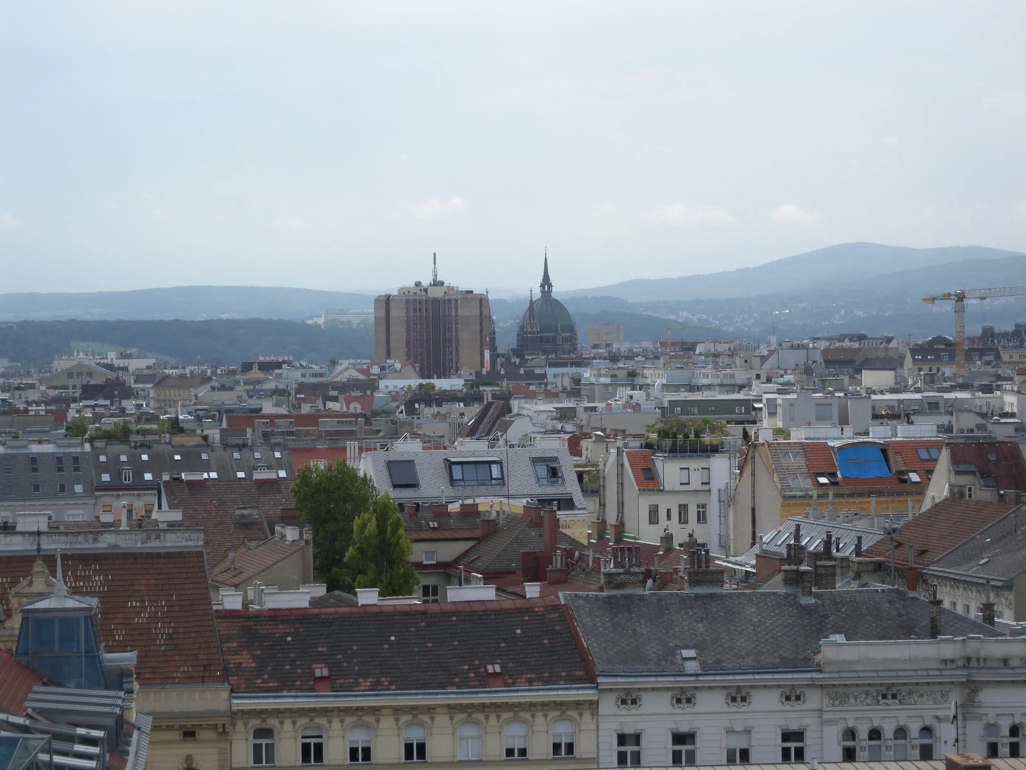 Photo showing: Blick über Wien vom obersten Aussichtsplateau des Flakturms des "Haus des Meeres"