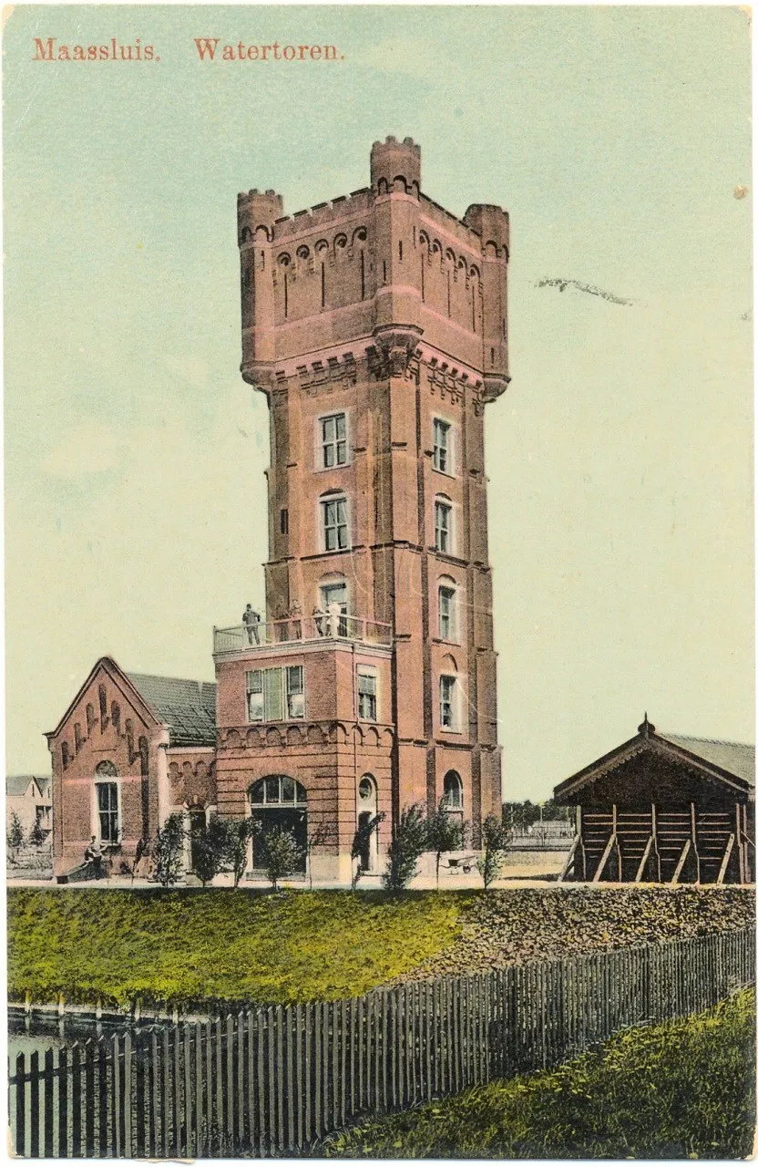 Photo showing: De watertoren van Maassluis op een ansichtkaart uit ruwweg omstreeks 1900. Gebouwd circa 1890, gesloopt in 1972.