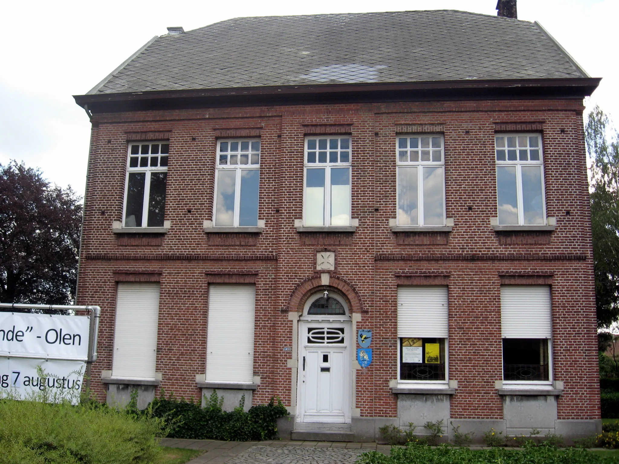 Photo showing: Voormalige pastorie van de Sint-Jozefparochie, dubbelhuis, in Olen