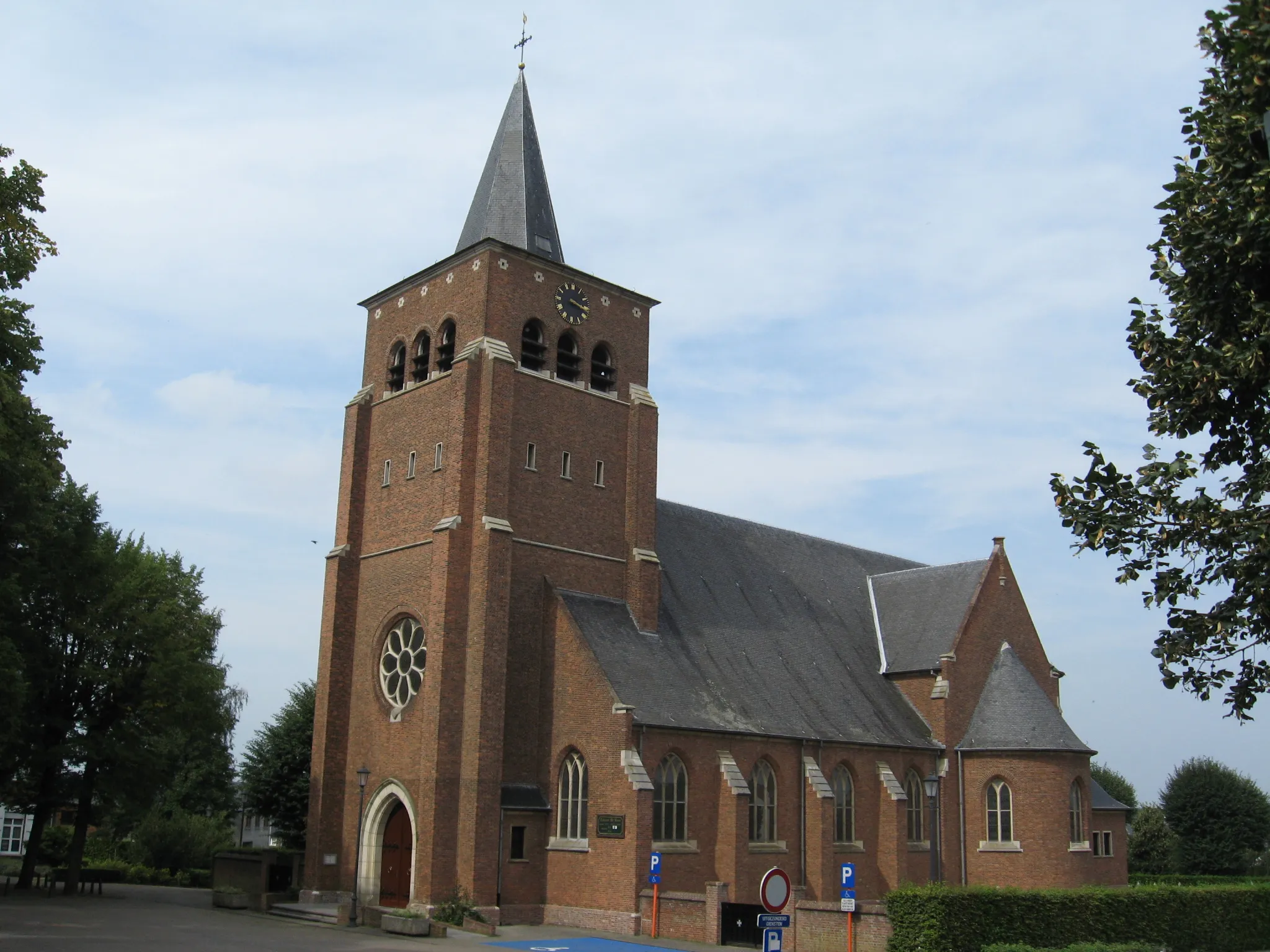 Photo showing: Church of Saint Bavo in Zittaart, Meerhout, Antwerp, Belgium