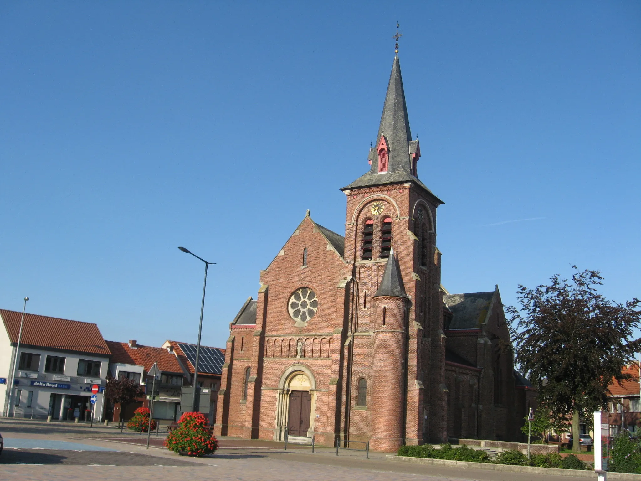 Photo showing: Parochiekerk Sint-Antonius Abt, neoromaanse stijl, in Oosthoven, Oud-Turnhout