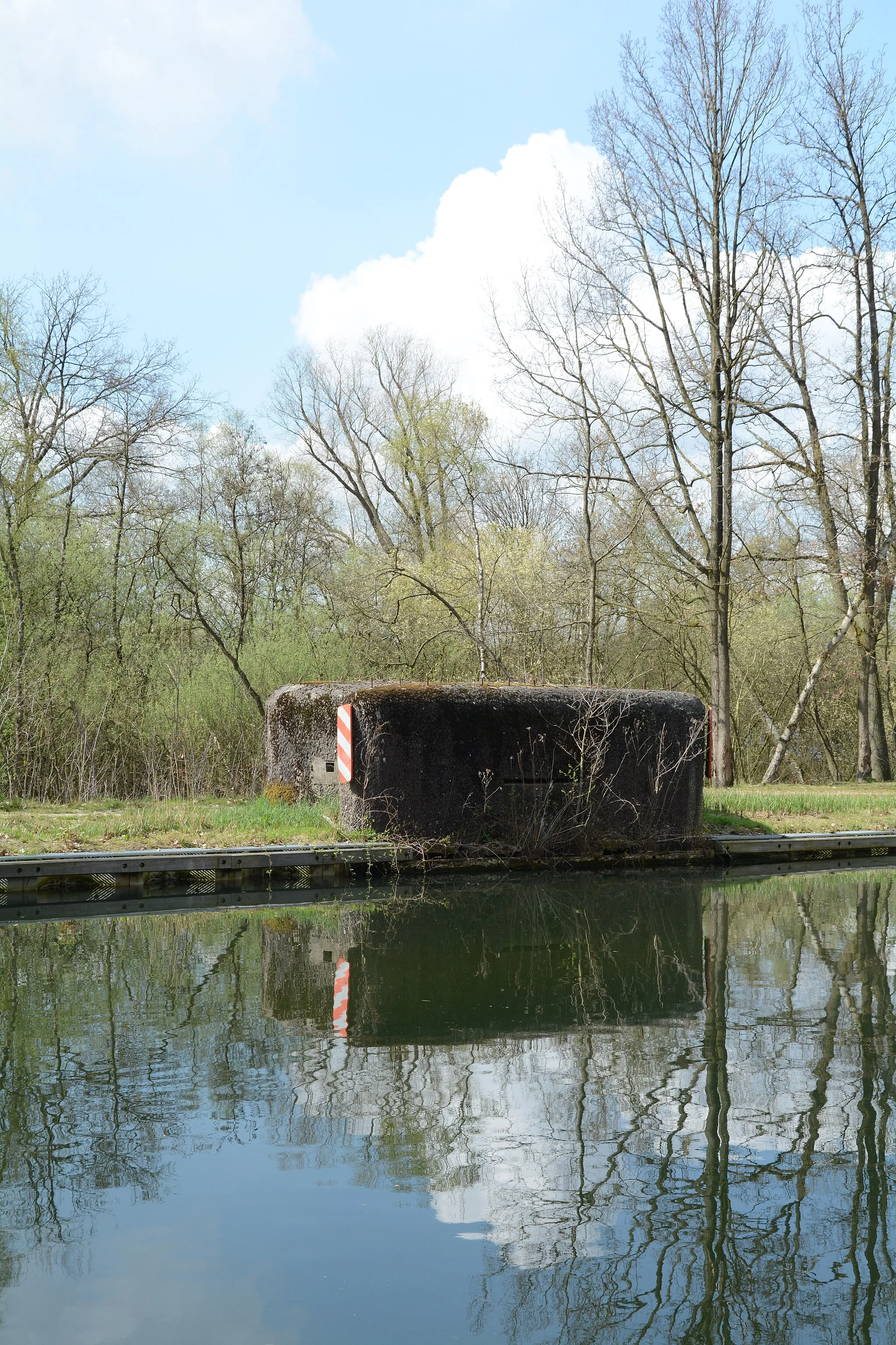 Photo showing: Bunker langs kanaal Dessel-Schoten nabij Arendonkseweg