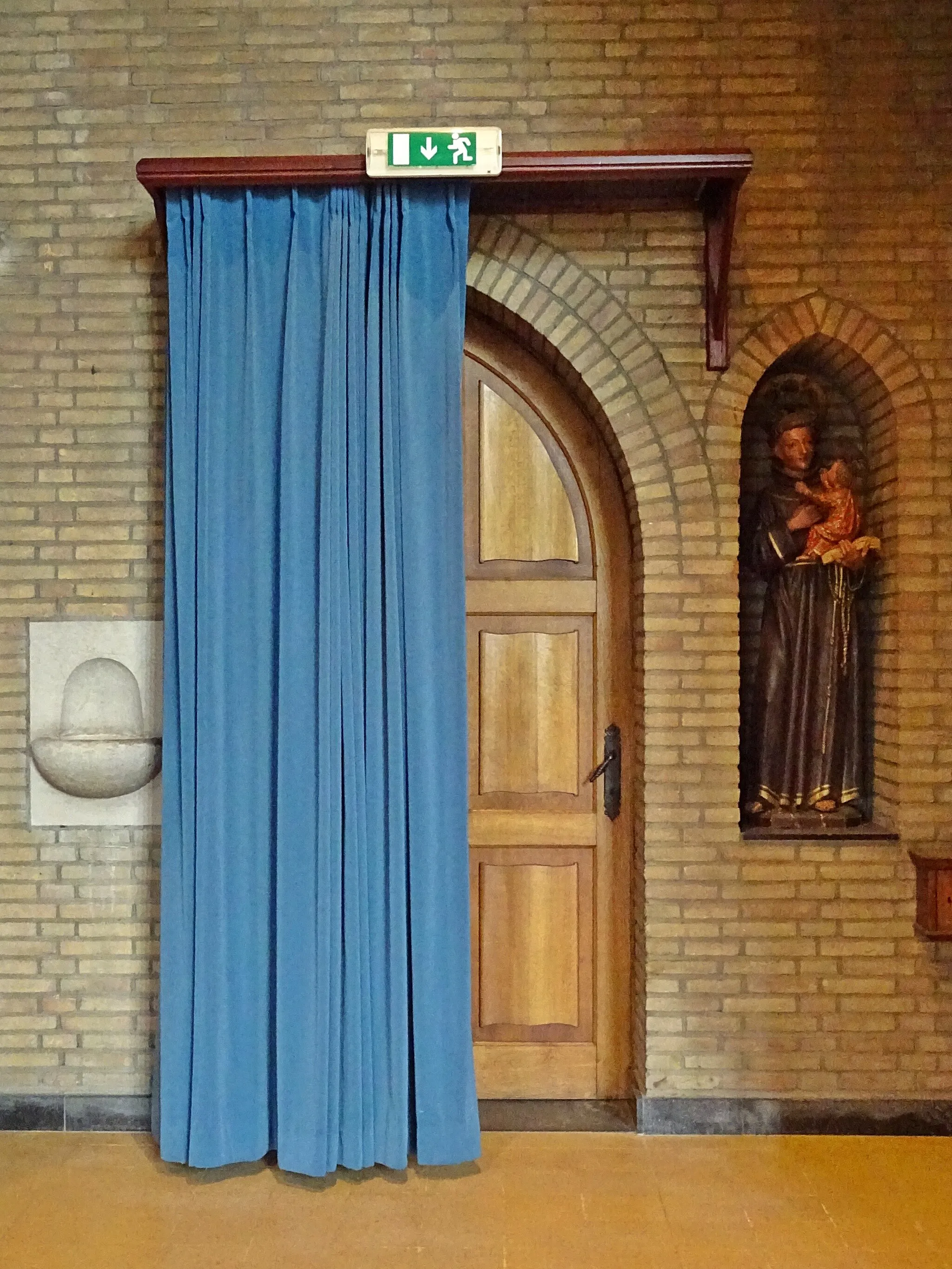 Photo showing: Sint-Luciakerk (Begijnendijk) - noordelijke ingang