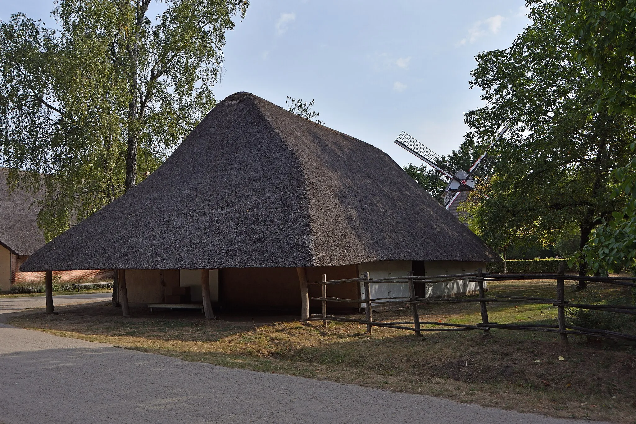 Photo showing: Three-sectioned barn from Mol-Sluis, Bokrijk open-air museum, Belgium