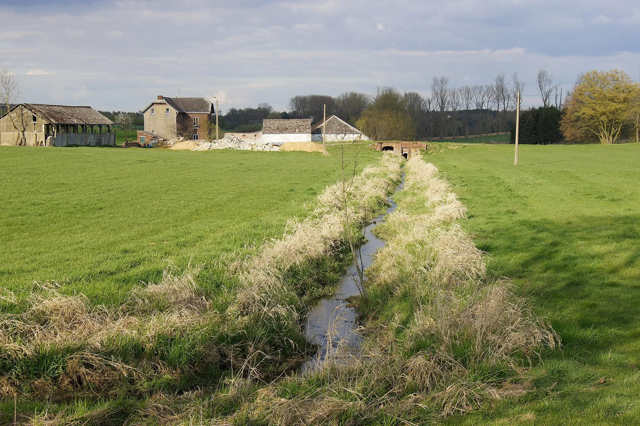 Photo showing: Sart-Dames-Avelines, Belgium: The river Thyle close to the Namur Road N93