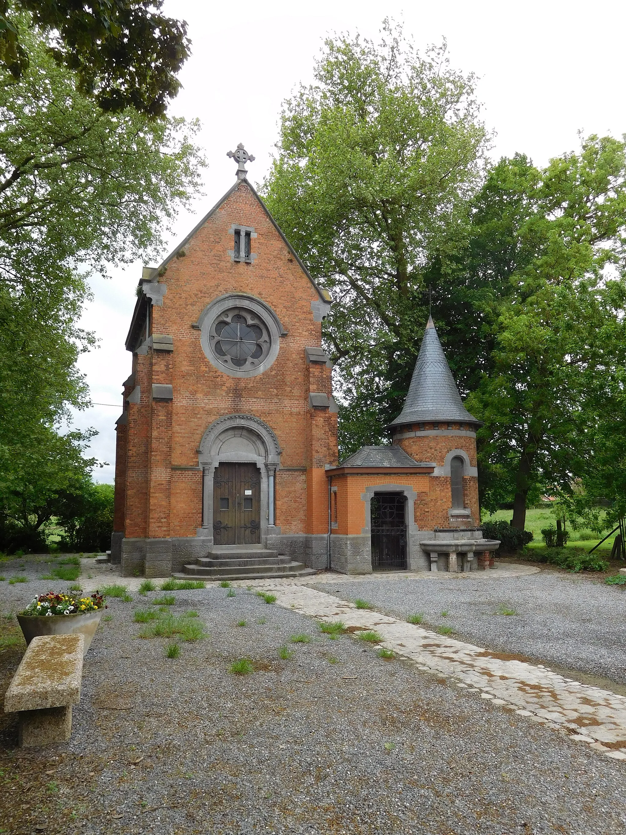 Photo showing: La chapelle Sainte-Adèle à Brye dans le Hainaut (Belgique) attire de nombreux pèlerins.