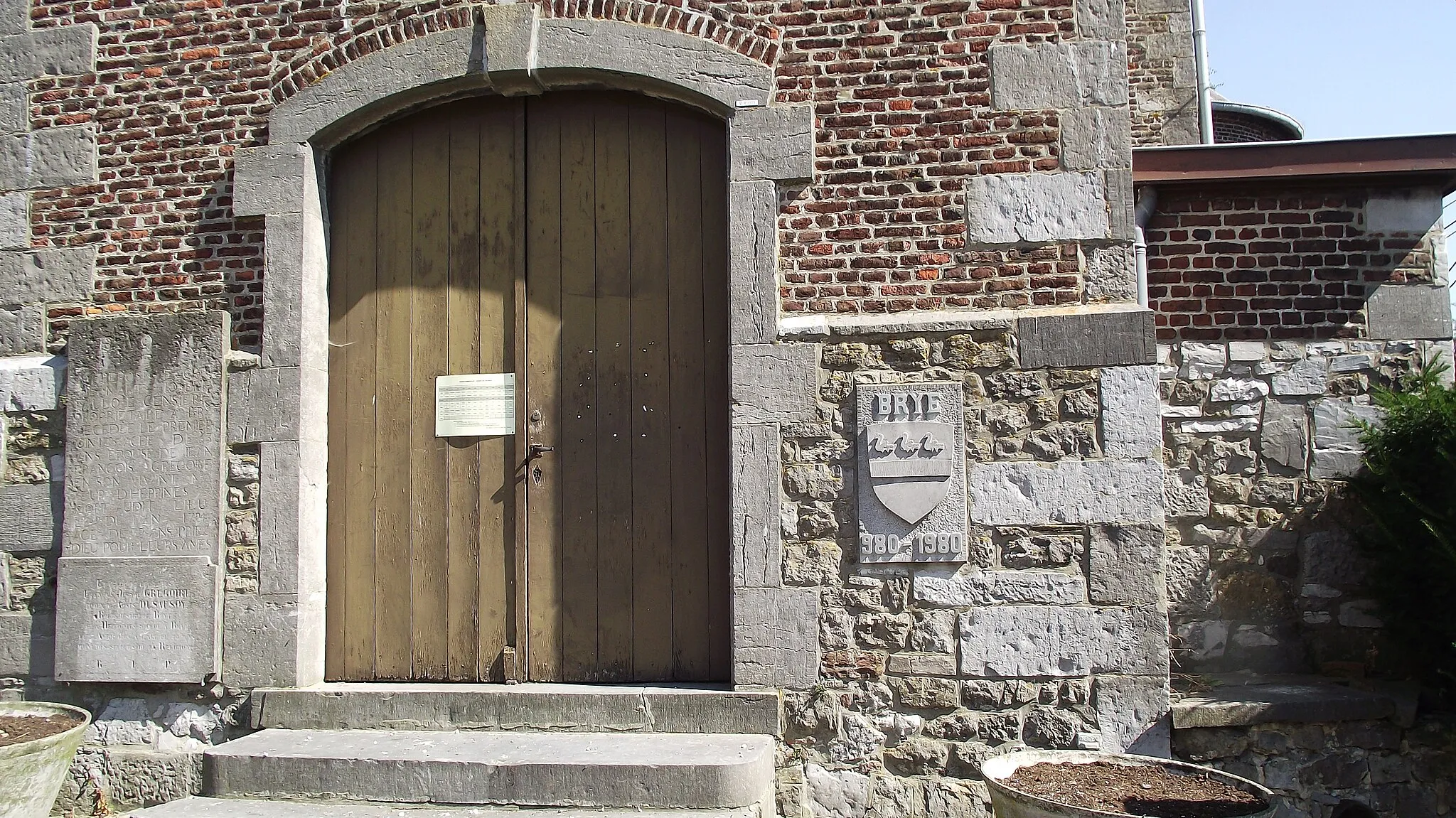 Photo showing: Voorkant van de oude kerk in Brye