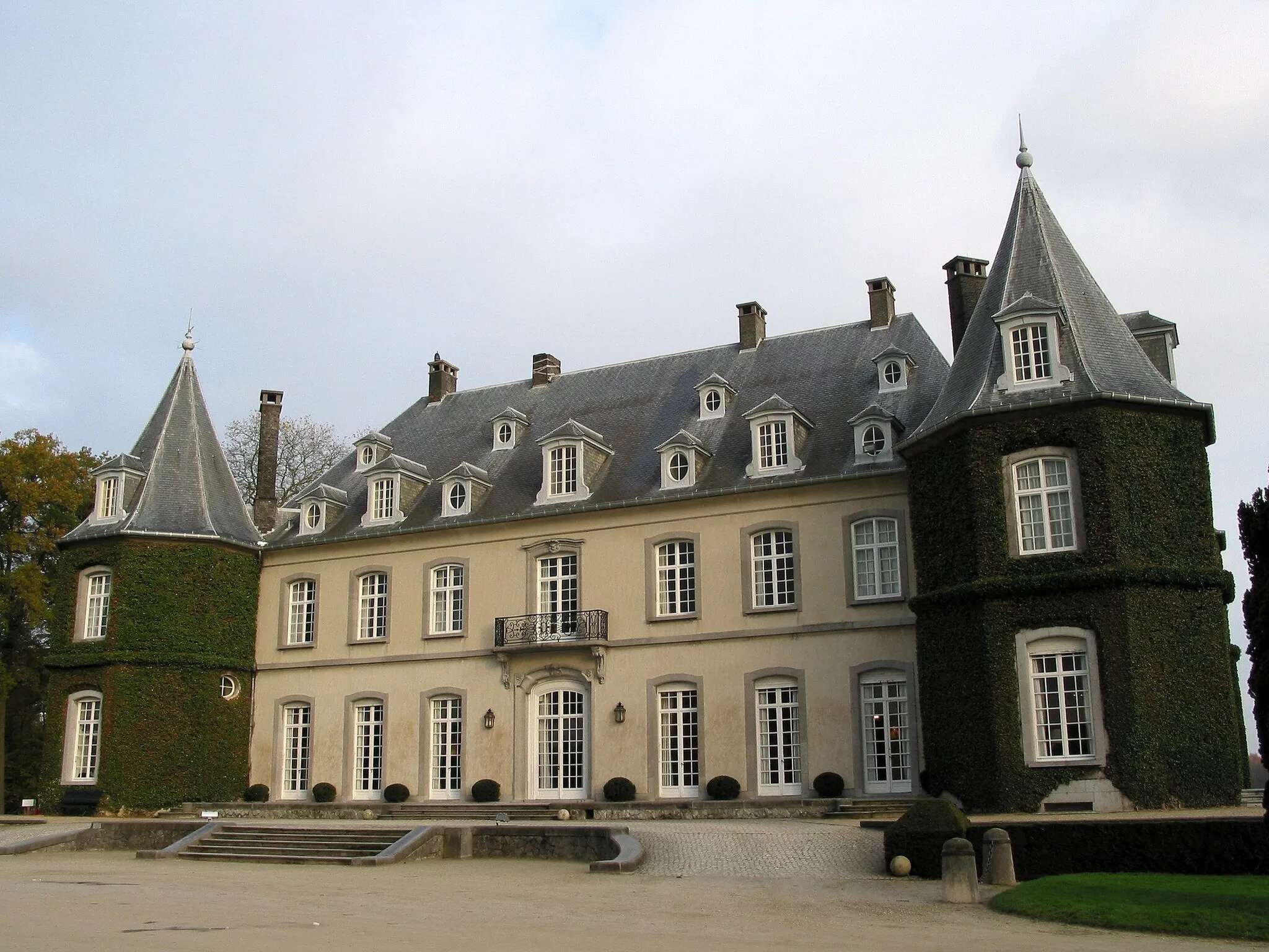 Photo showing: La Hulpe (Belgium), the Solvay castle (1842).