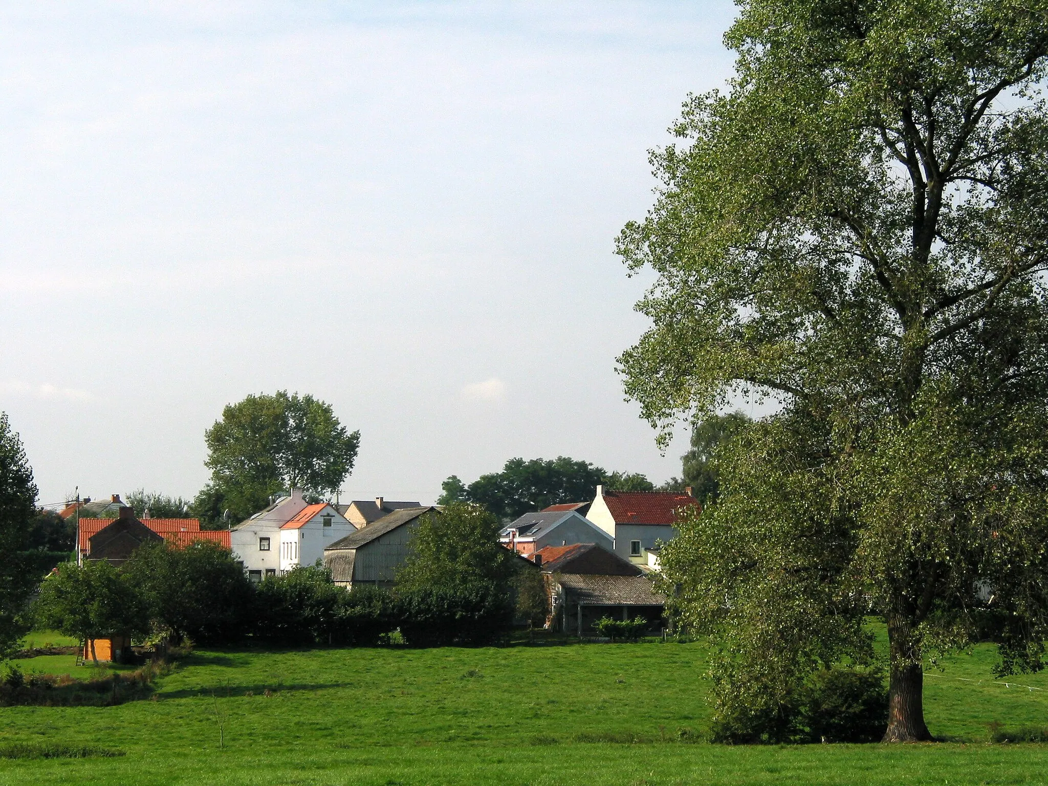 Photo showing: Sombreffe (Belgique), quartier proche du château.