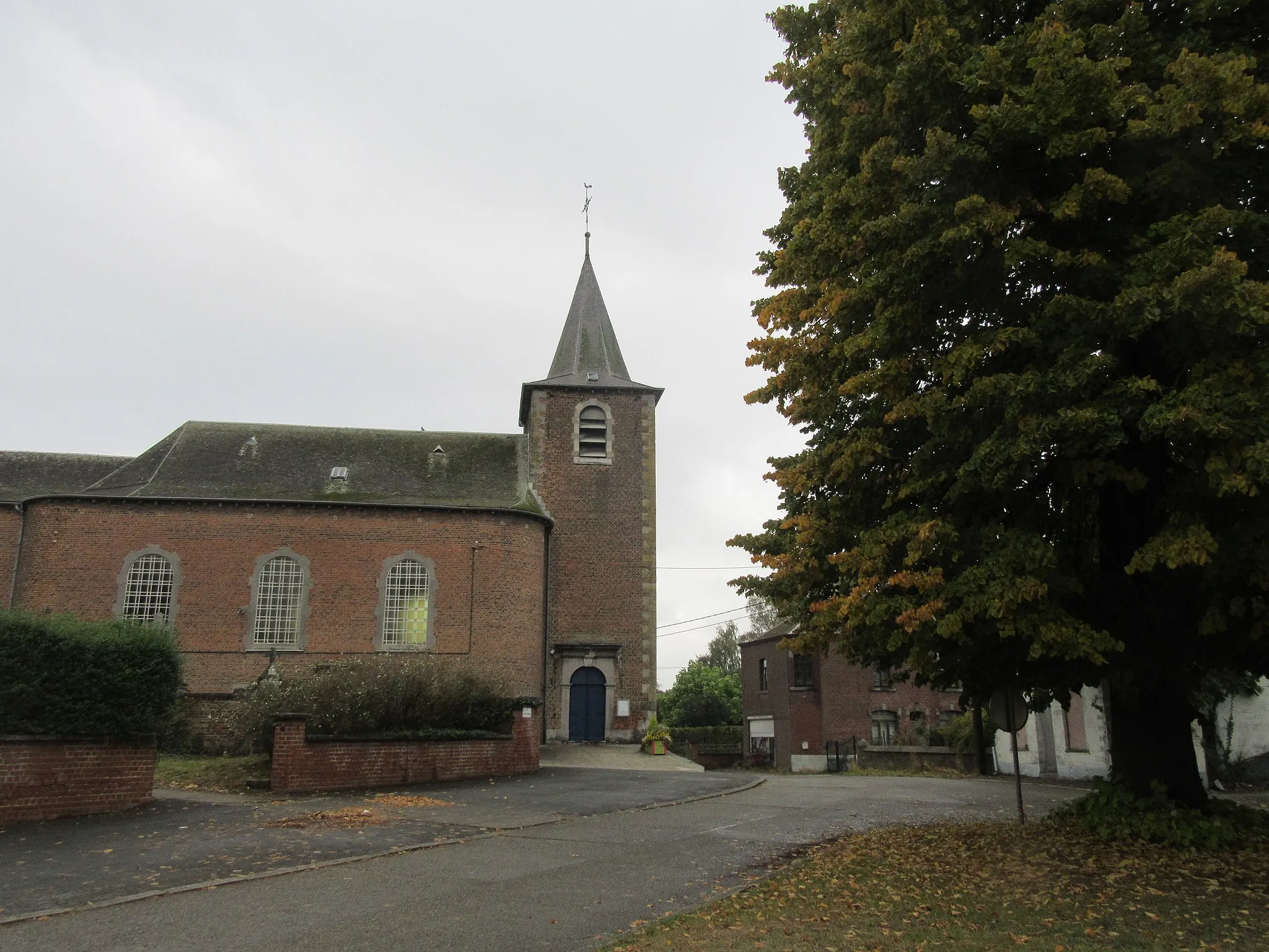 Photo showing: Vue du clocher, de la nef, du portail de l' église Saint-Lambert à Forville