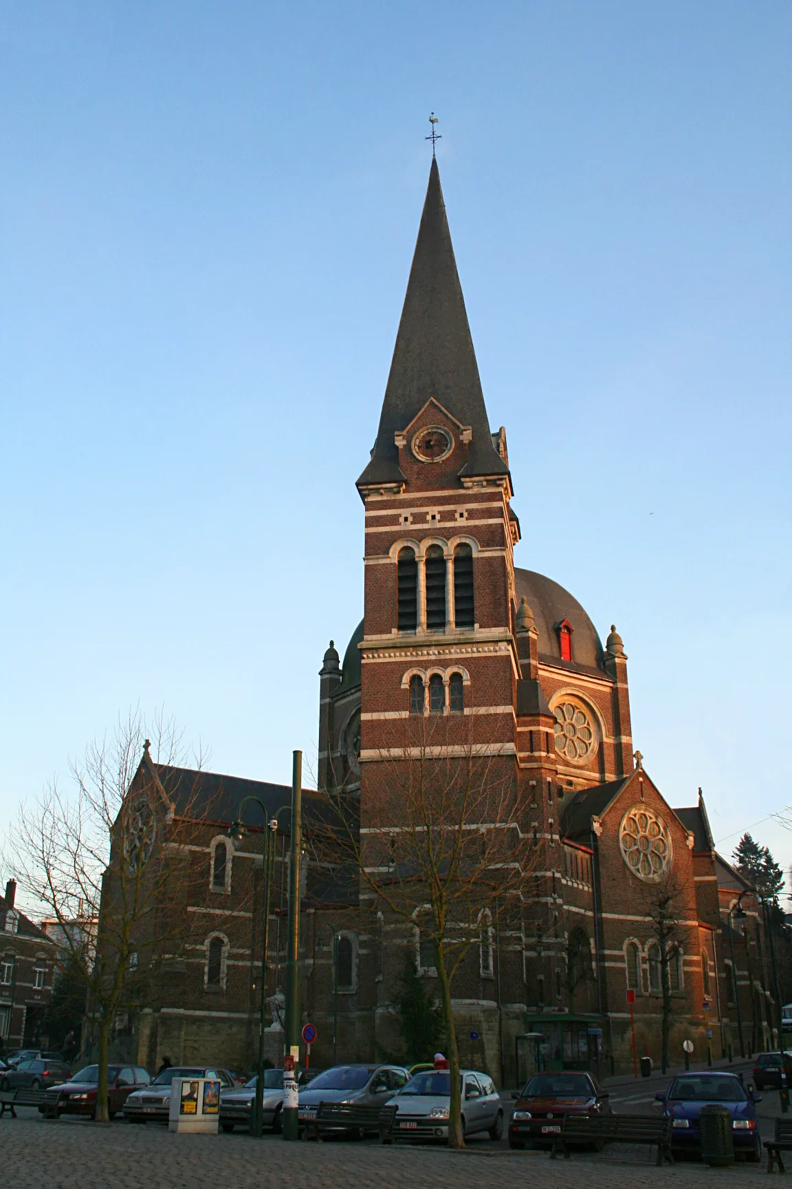 Photo showing: Uccle (Belgique), l'église Saint-Job construite en 1911 par l'architecte Jules Bilmeyer.