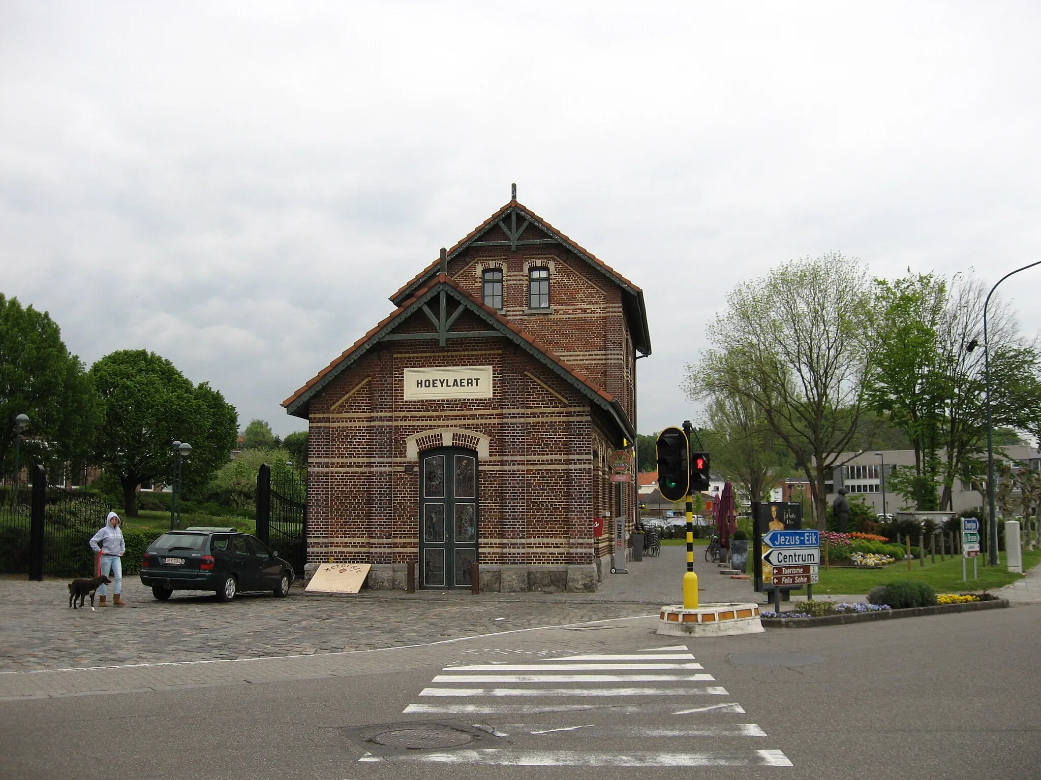 Photo showing: Former vicinal railway station in Hoeilaart. Now used as café/restaurant Nero.