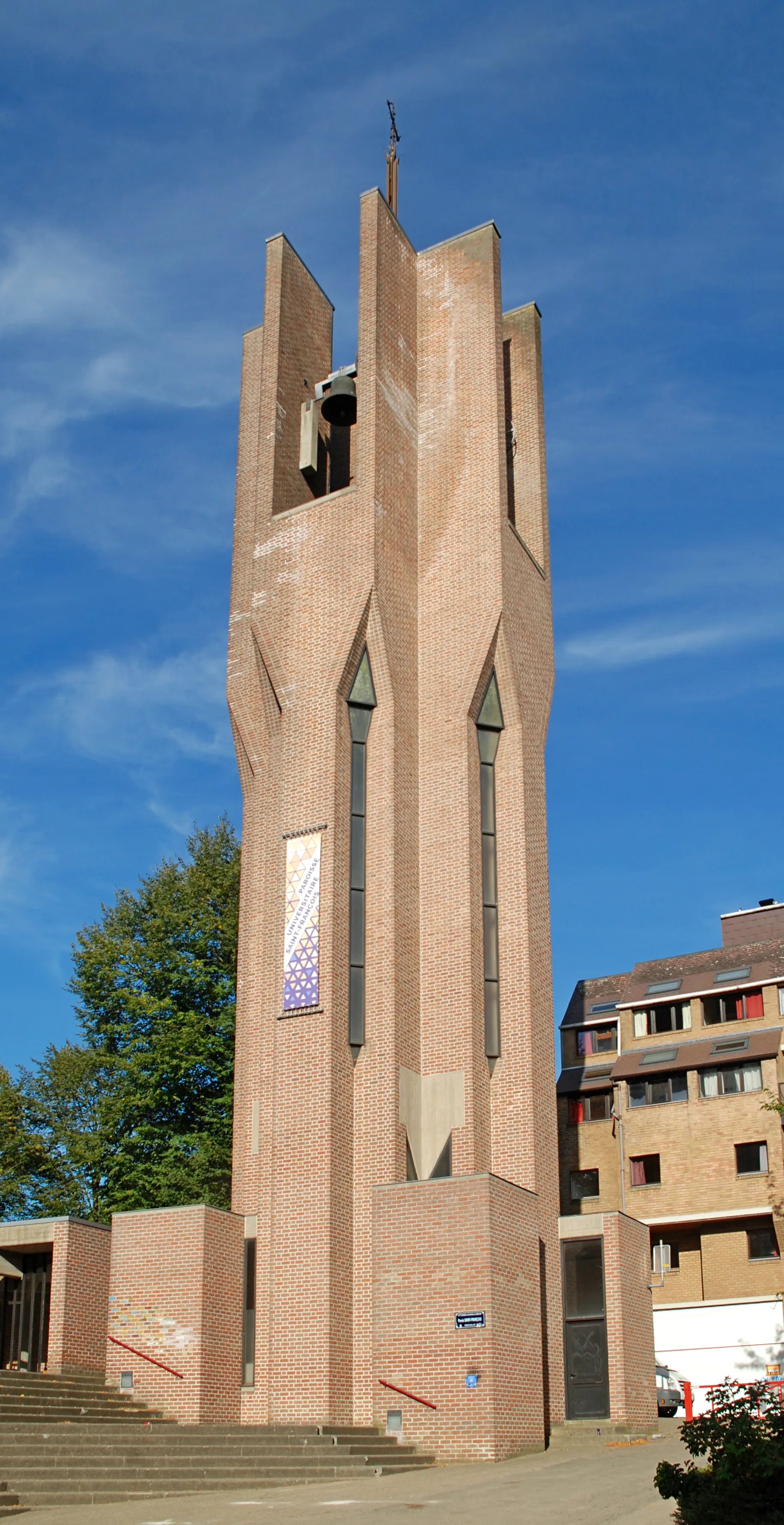 Photo showing: Belgique - Brabant wallon - Louvain-la-Neuve - Église Saint-François d'Assise (architecture brutaliste, architecte Jean Cosse)