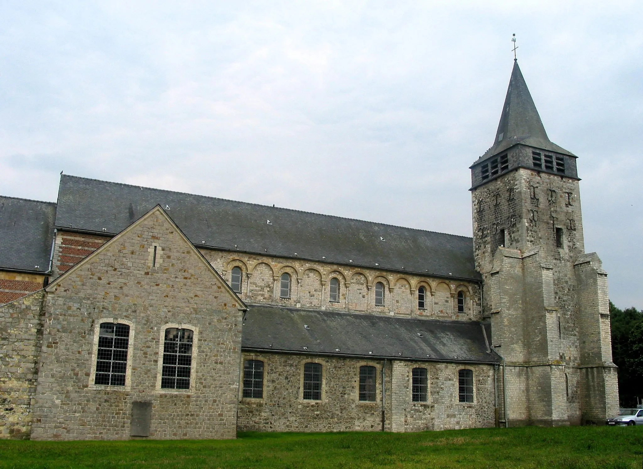 Photo showing: Orp-le-Grand (Belgium), St. Adela and St. Martin's church (XIIth century).