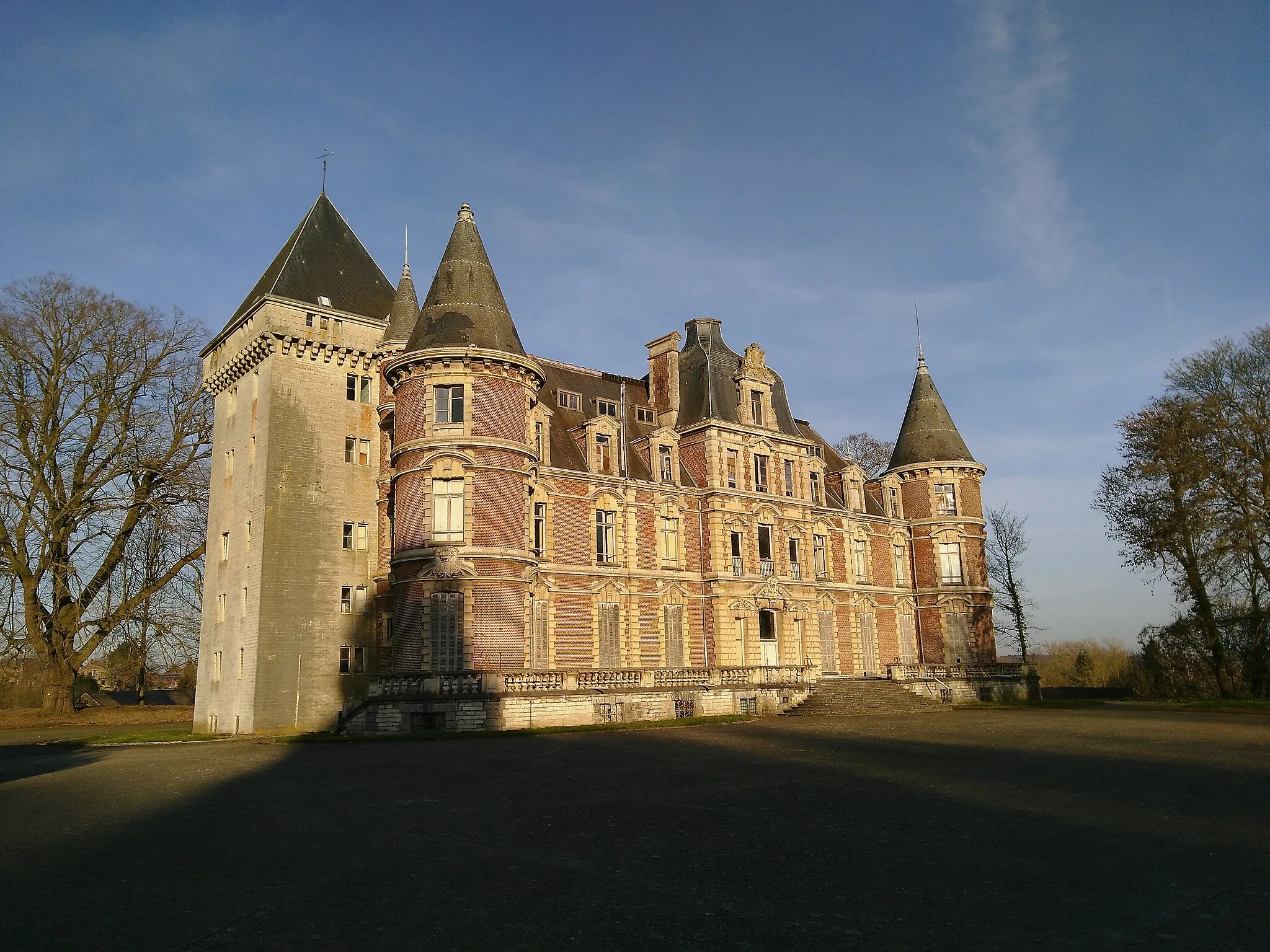Photo showing: Château de Dongelberg - situation en 2019 avant rénovation (Jodoigne)